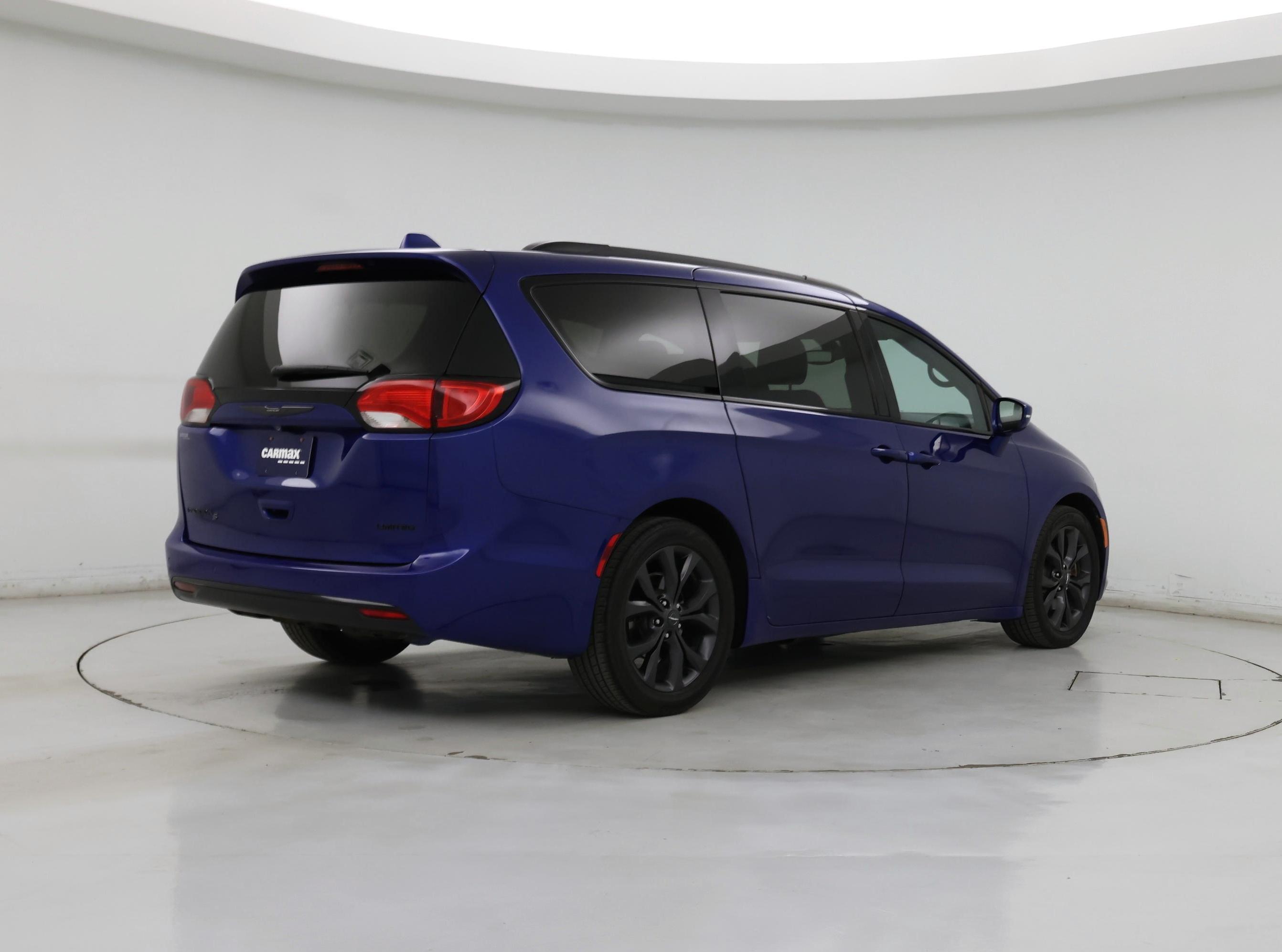 Thumbnail: 2019 Chrysler Pacifica - 8