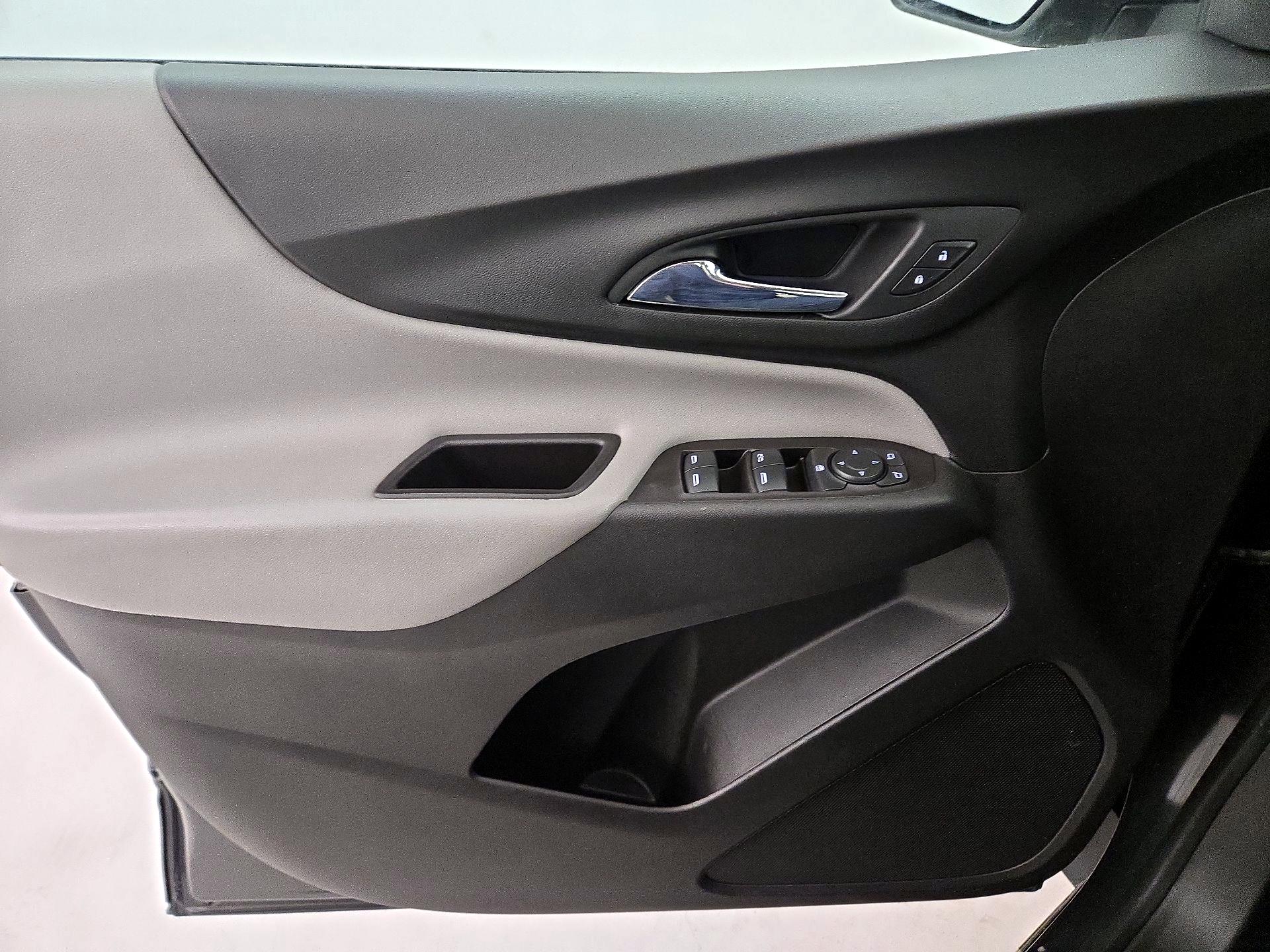 Thumbnail: 2021 Chevrolet Equinox - 10