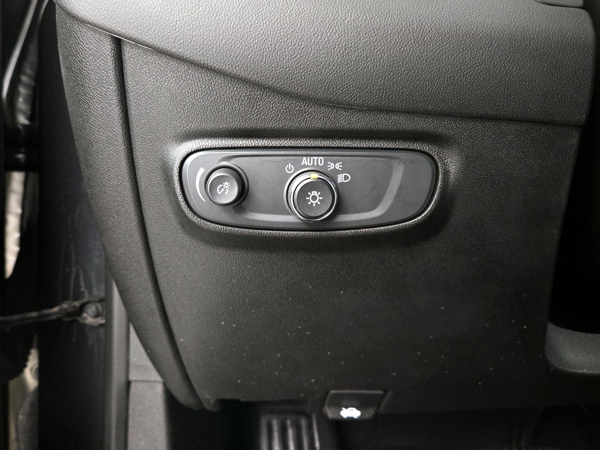 Thumbnail: 2021 Chevrolet Equinox - 11