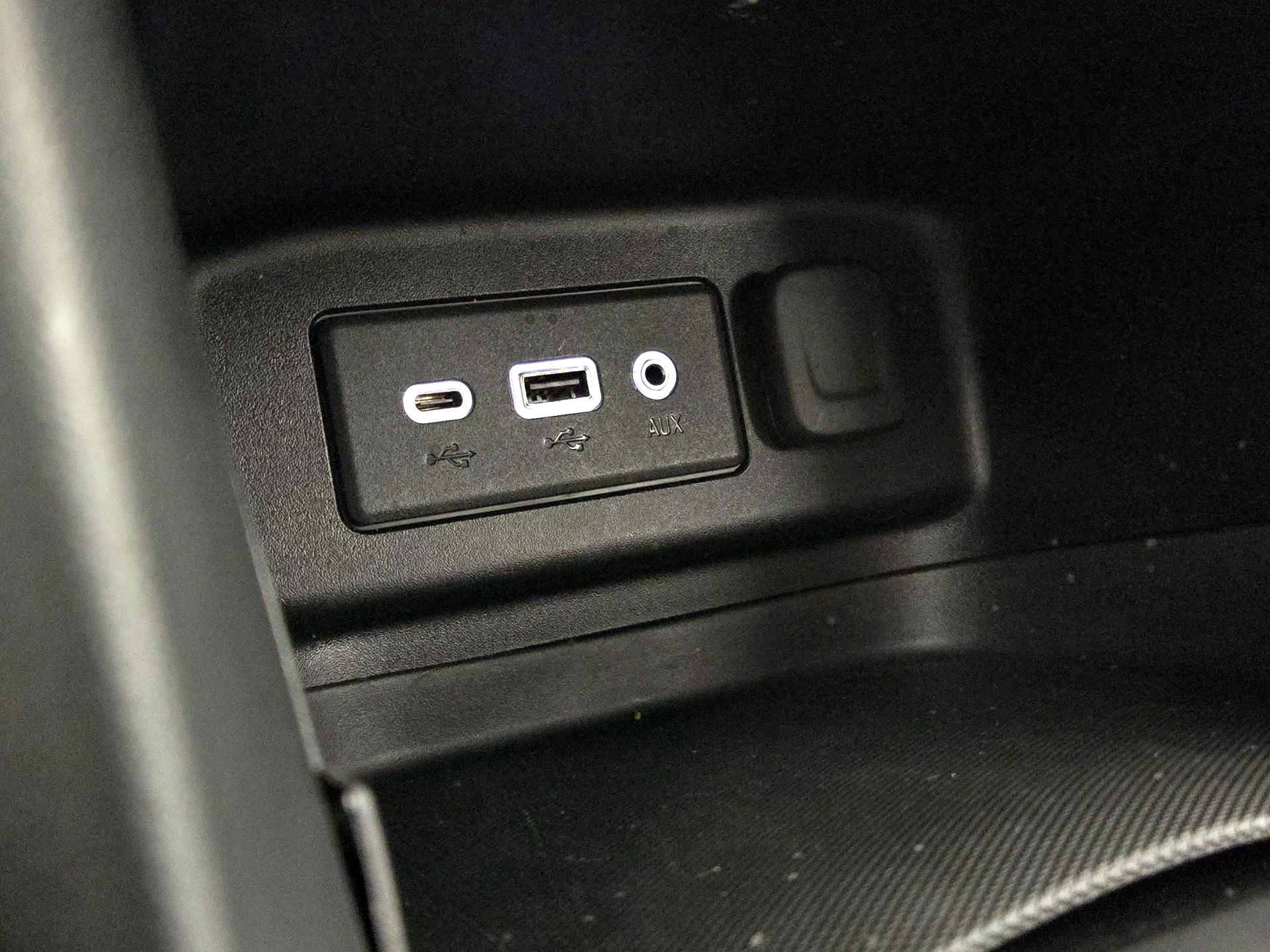 Thumbnail: 2021 Chevrolet Equinox - 16