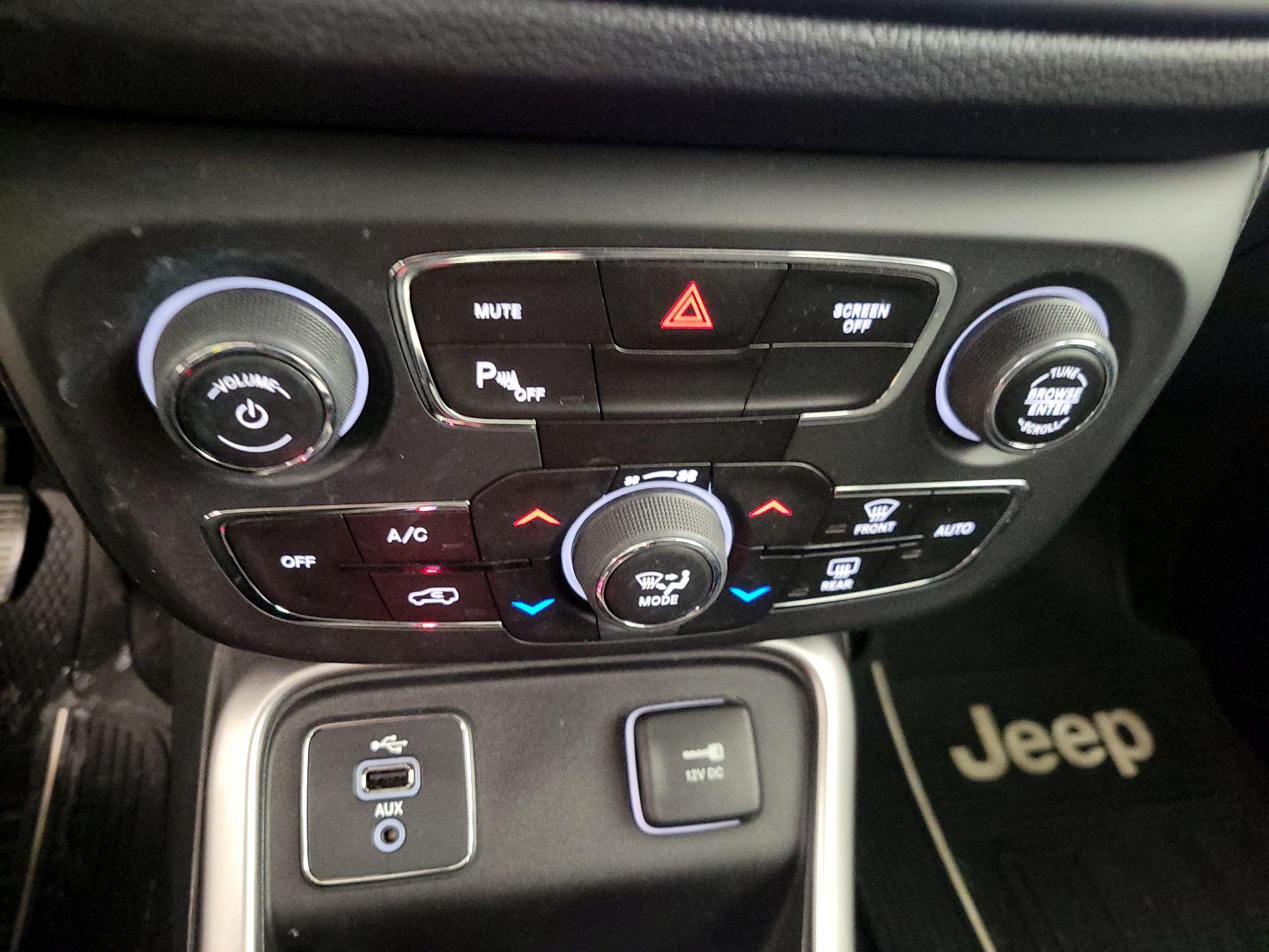 Thumbnail: 2018 Jeep Compass - 16