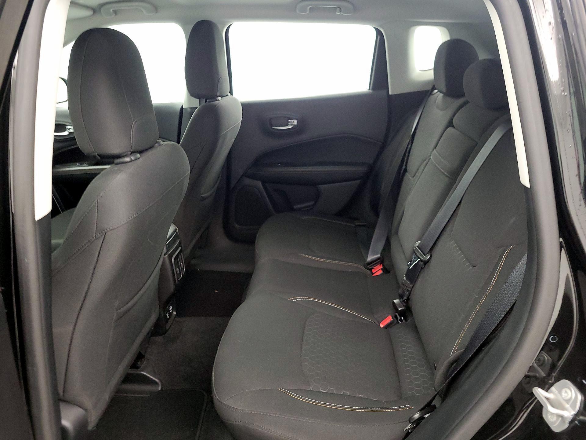 Thumbnail: 2018 Jeep Compass - 19