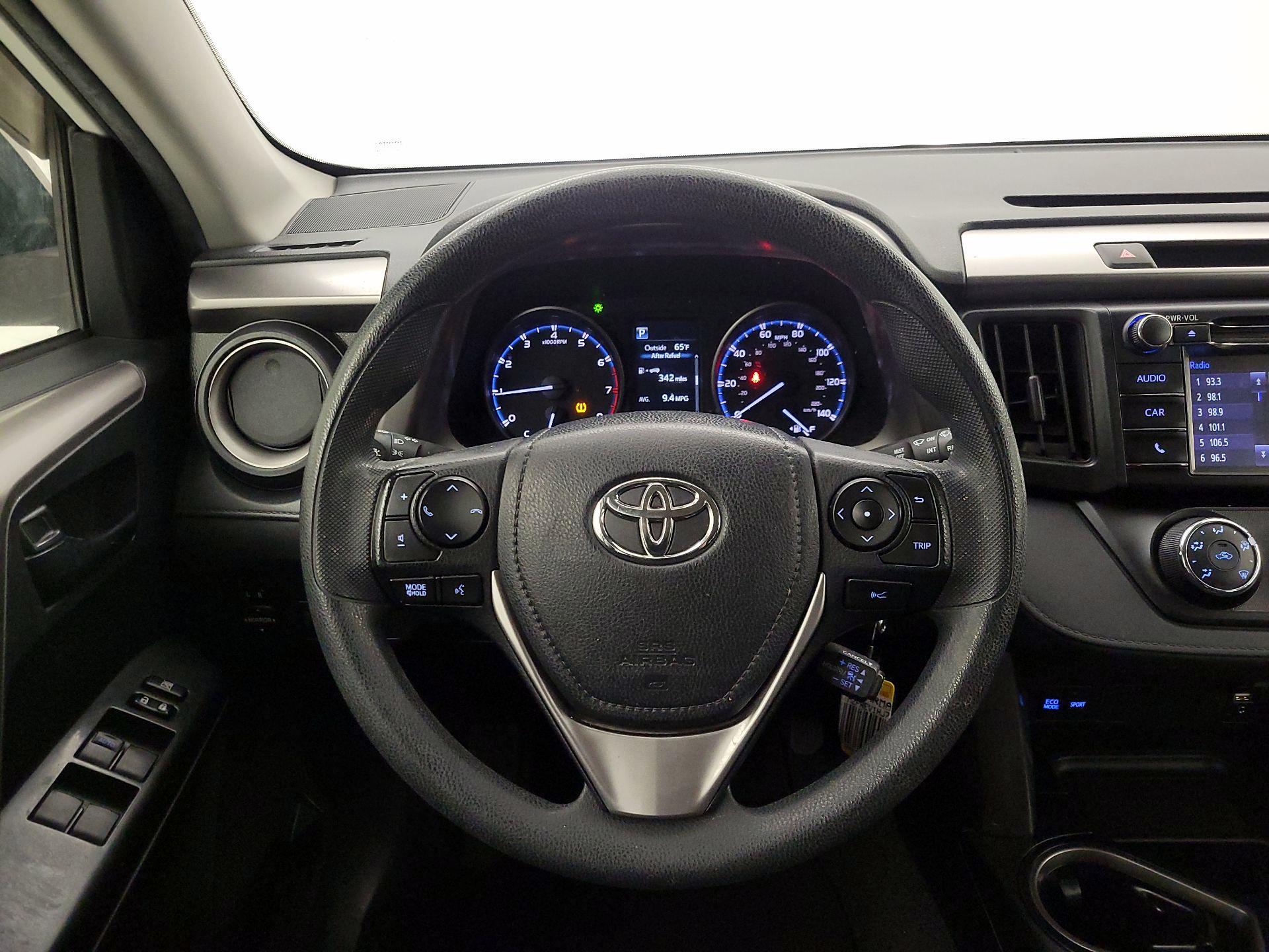 Thumbnail: 2017 Toyota RAV4 - 10