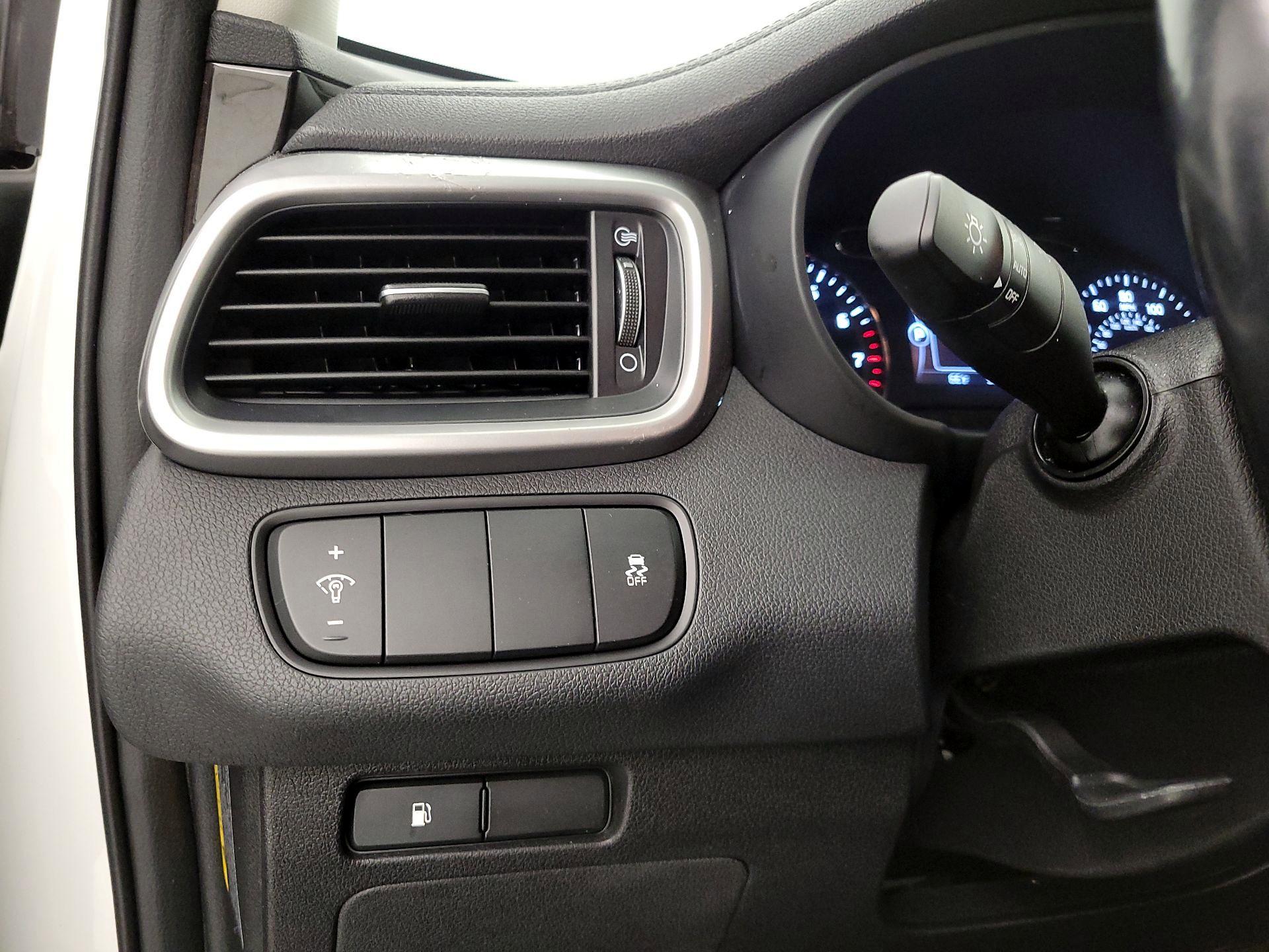Thumbnail: 2016 Kia Sorento - 13