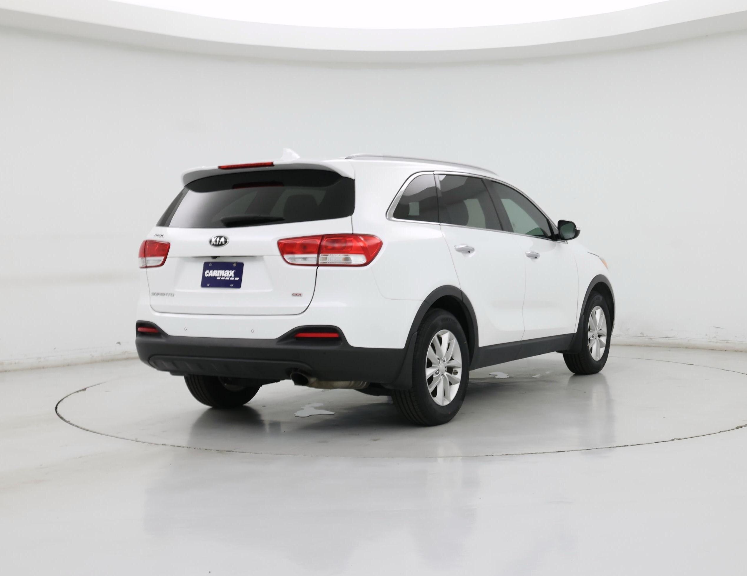 Thumbnail: 2016 Kia Sorento - 8