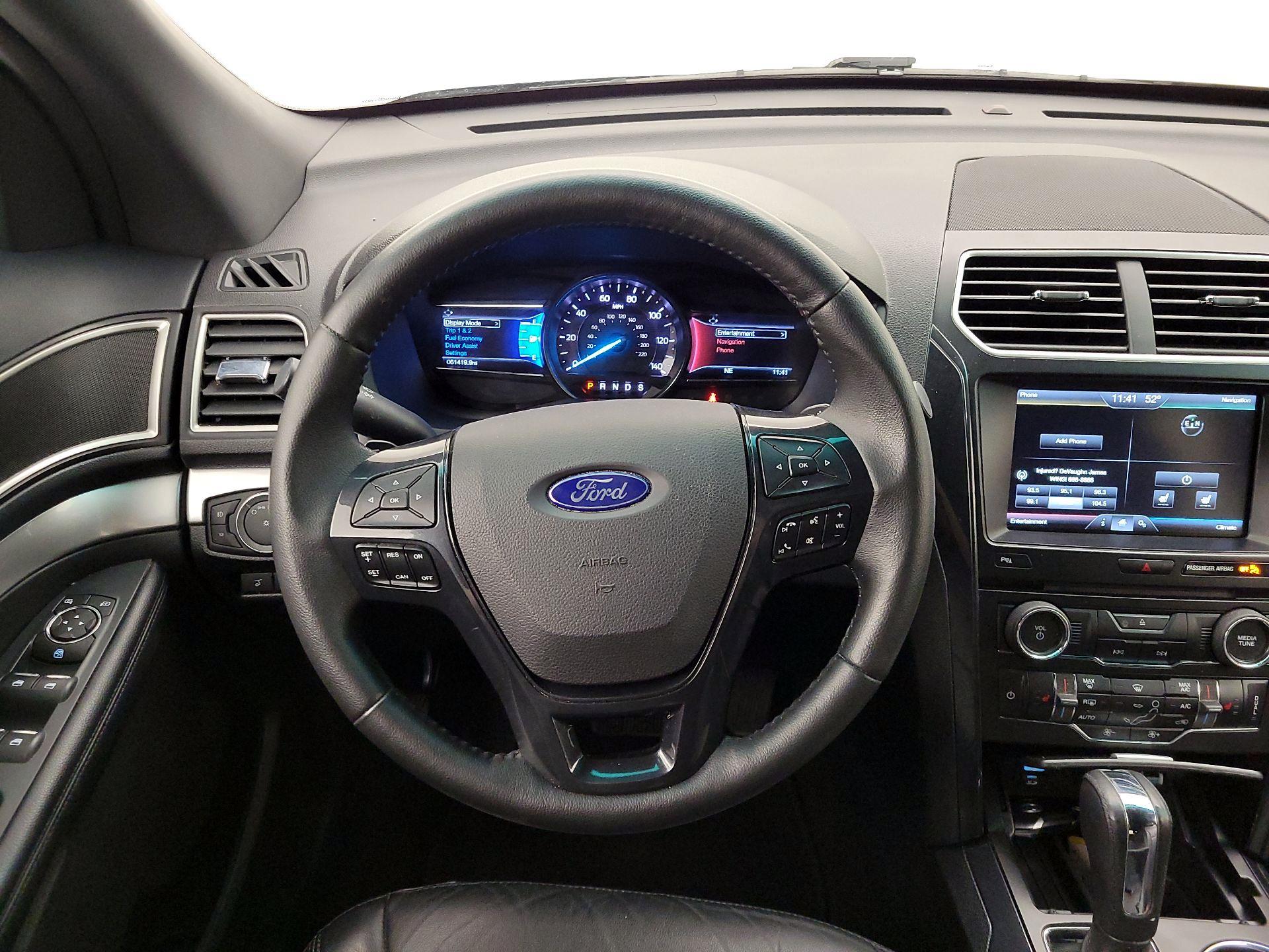 Thumbnail: 2016 Ford Explorer - 10