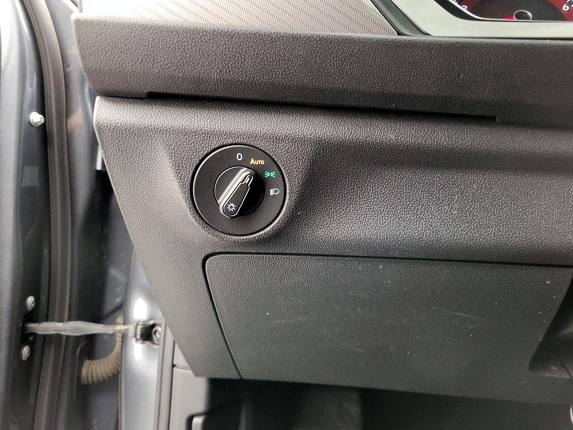 Thumbnail: 2019 Volkswagen Jetta - 13