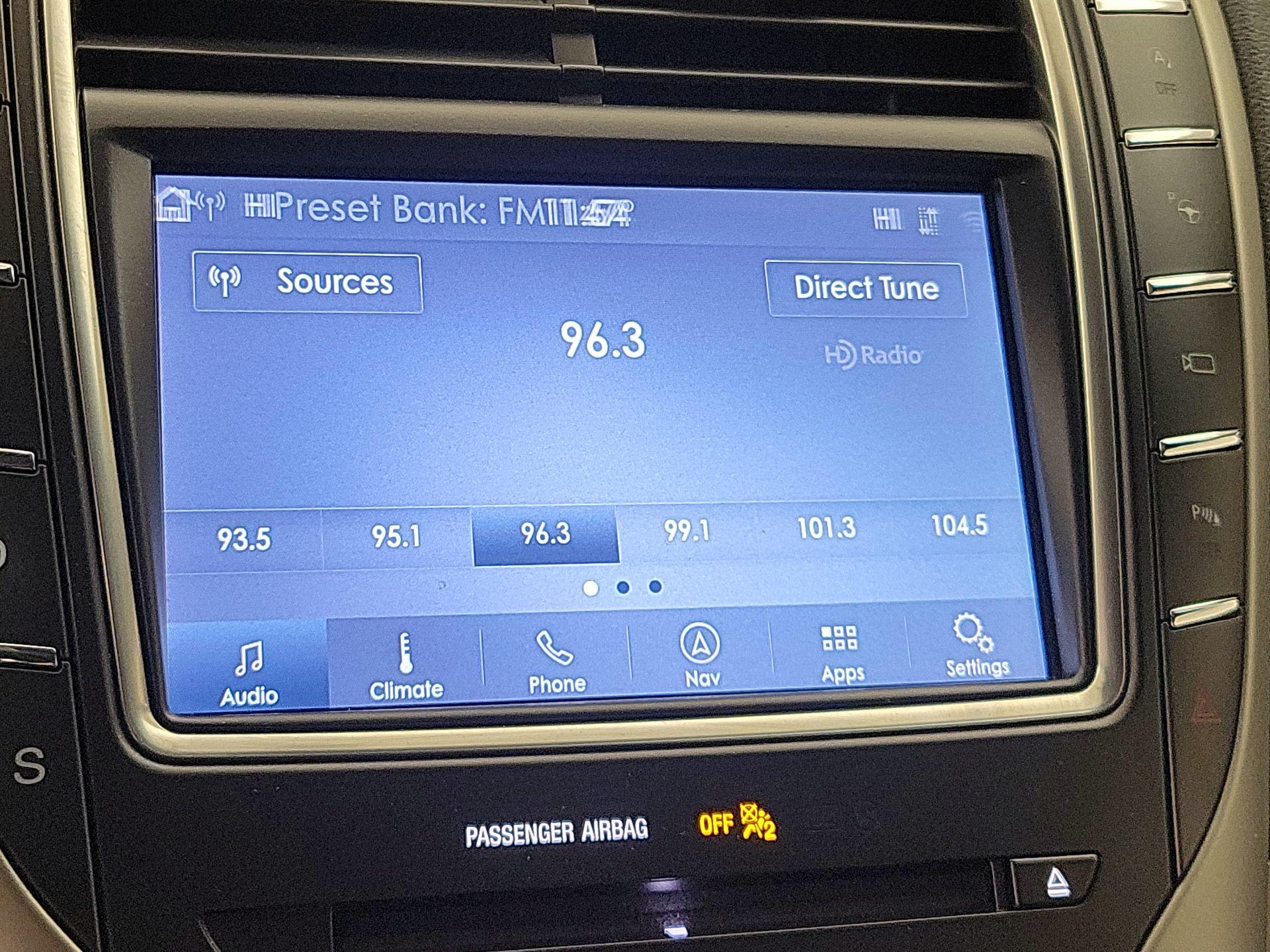 Thumbnail: 2020 Lincoln Nautilus - 16