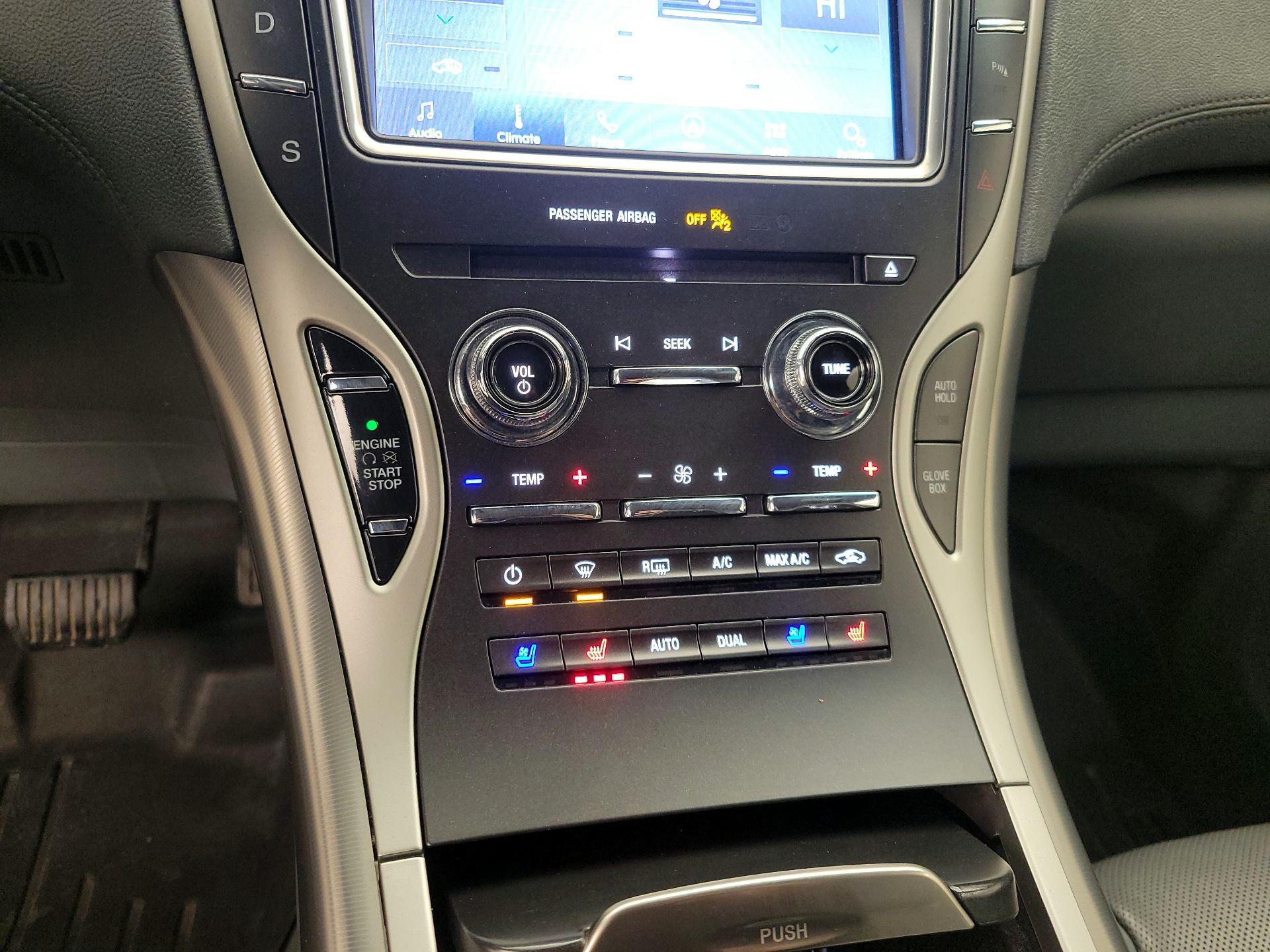 Thumbnail: 2020 Lincoln Nautilus - 17