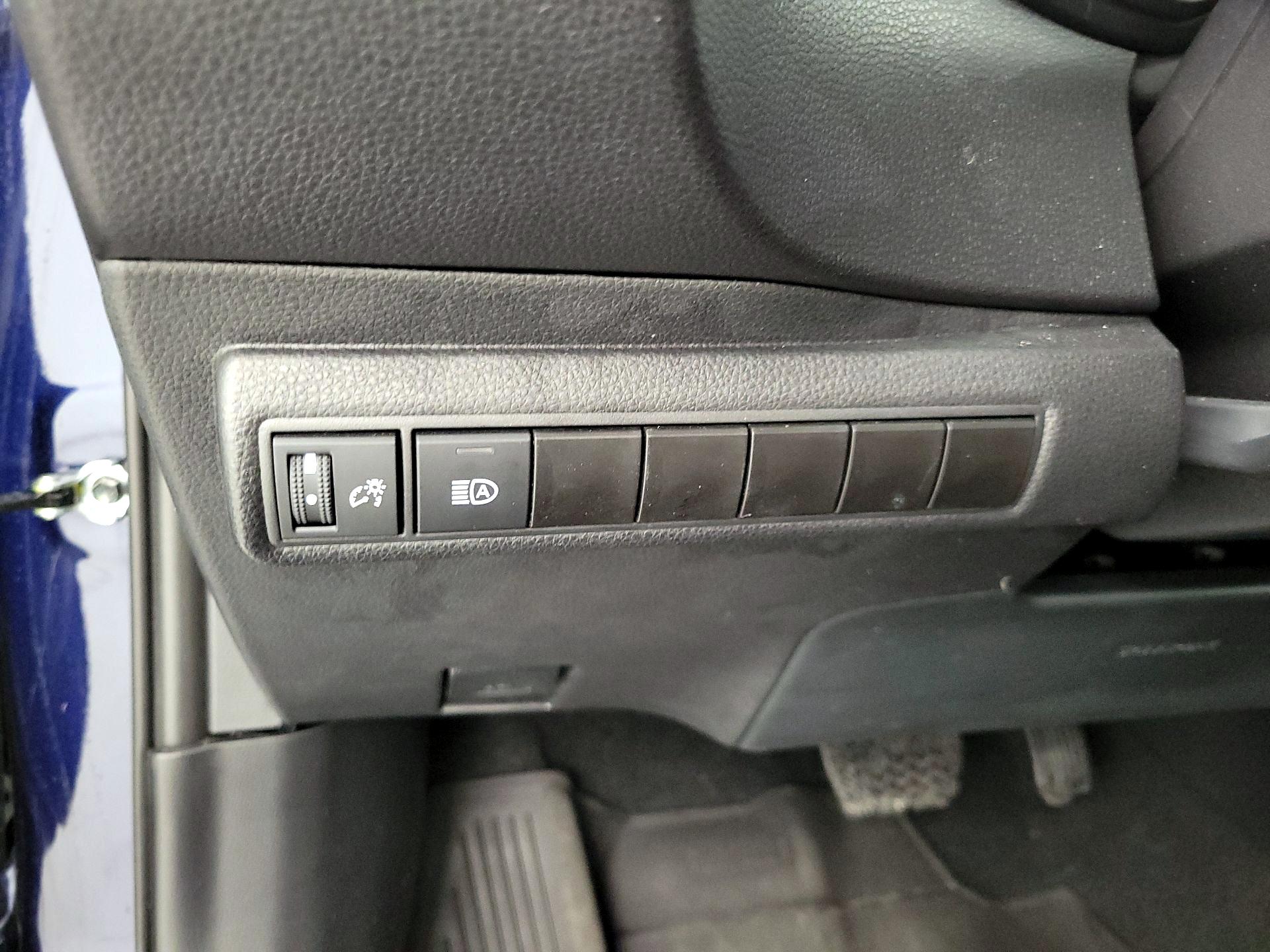 Thumbnail: 2025 Toyota Corolla - 13