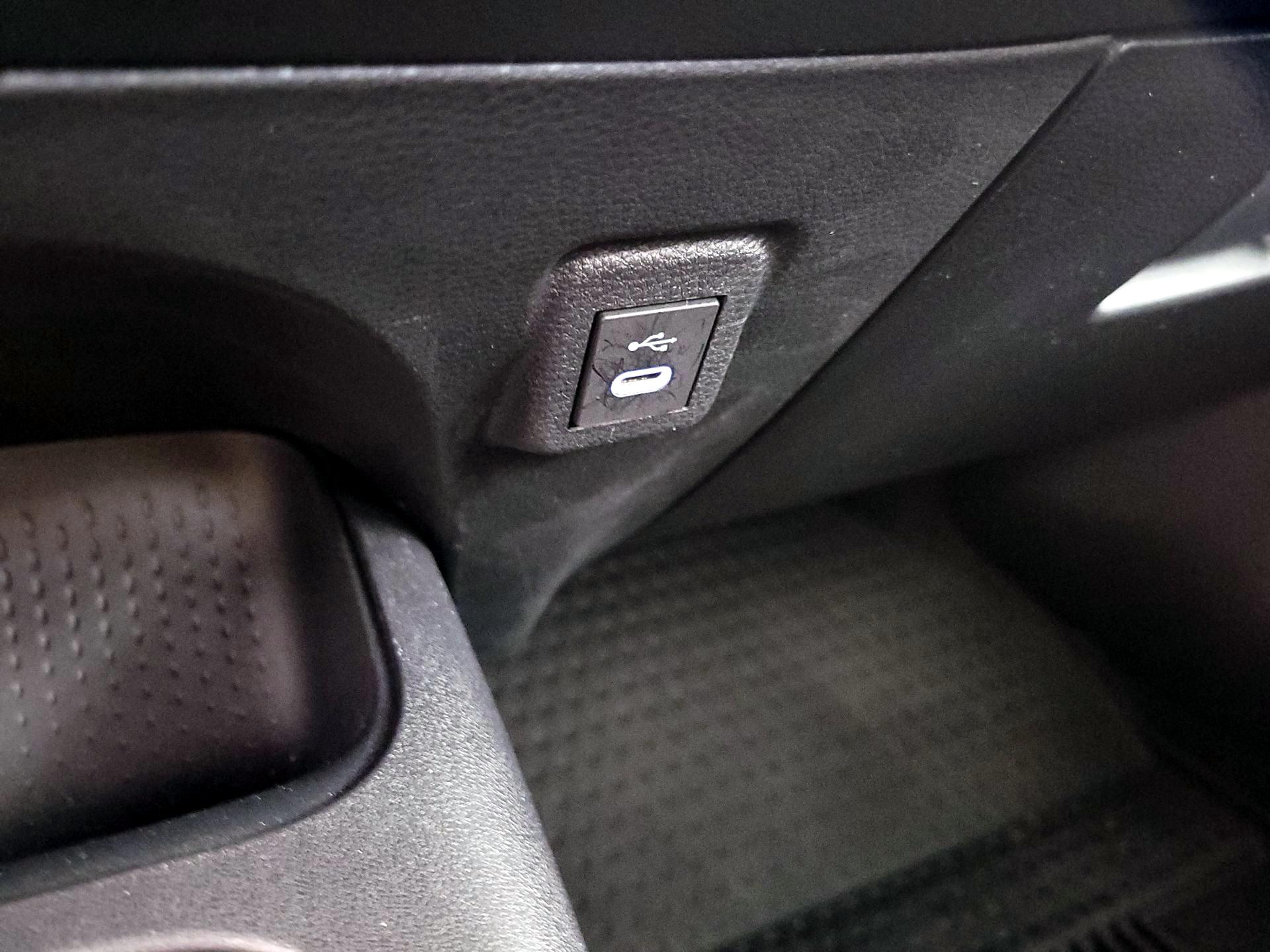 Thumbnail: 2025 Toyota Corolla - 18