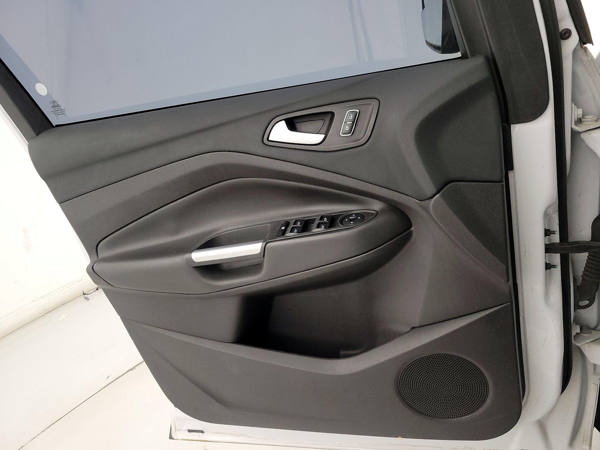 Thumbnail: 2016 Ford Escape - 12