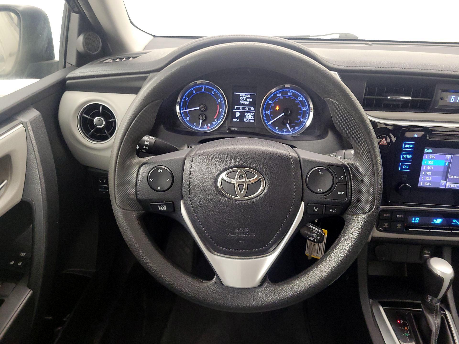 Thumbnail: 2017 Toyota Corolla - 10