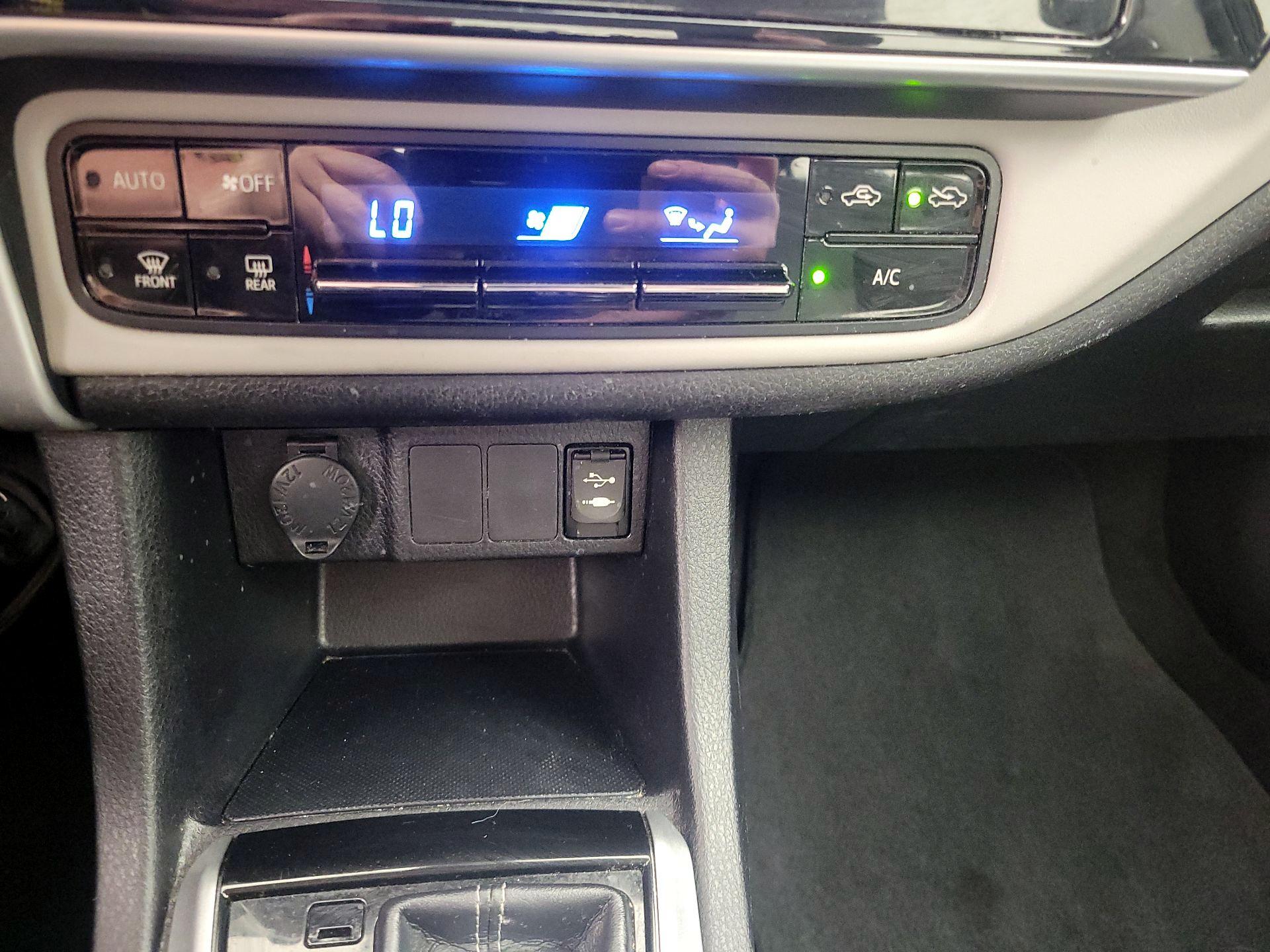 Thumbnail: 2017 Toyota Corolla - 18