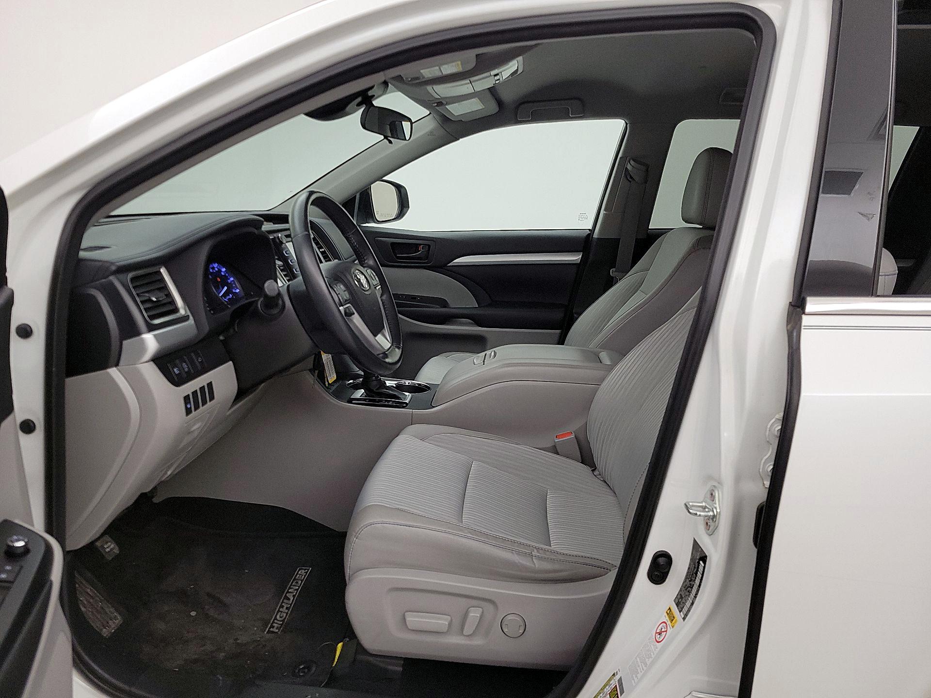 Thumbnail: 2018 Toyota Highlander - 11