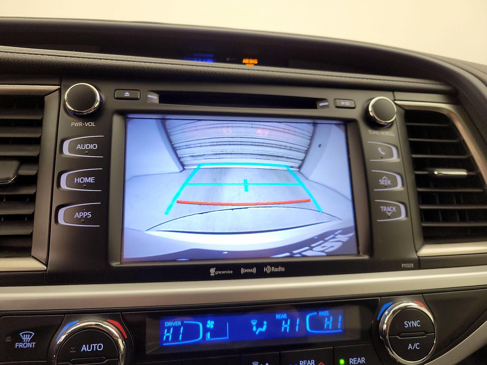 Thumbnail: 2018 Toyota Highlander - 14