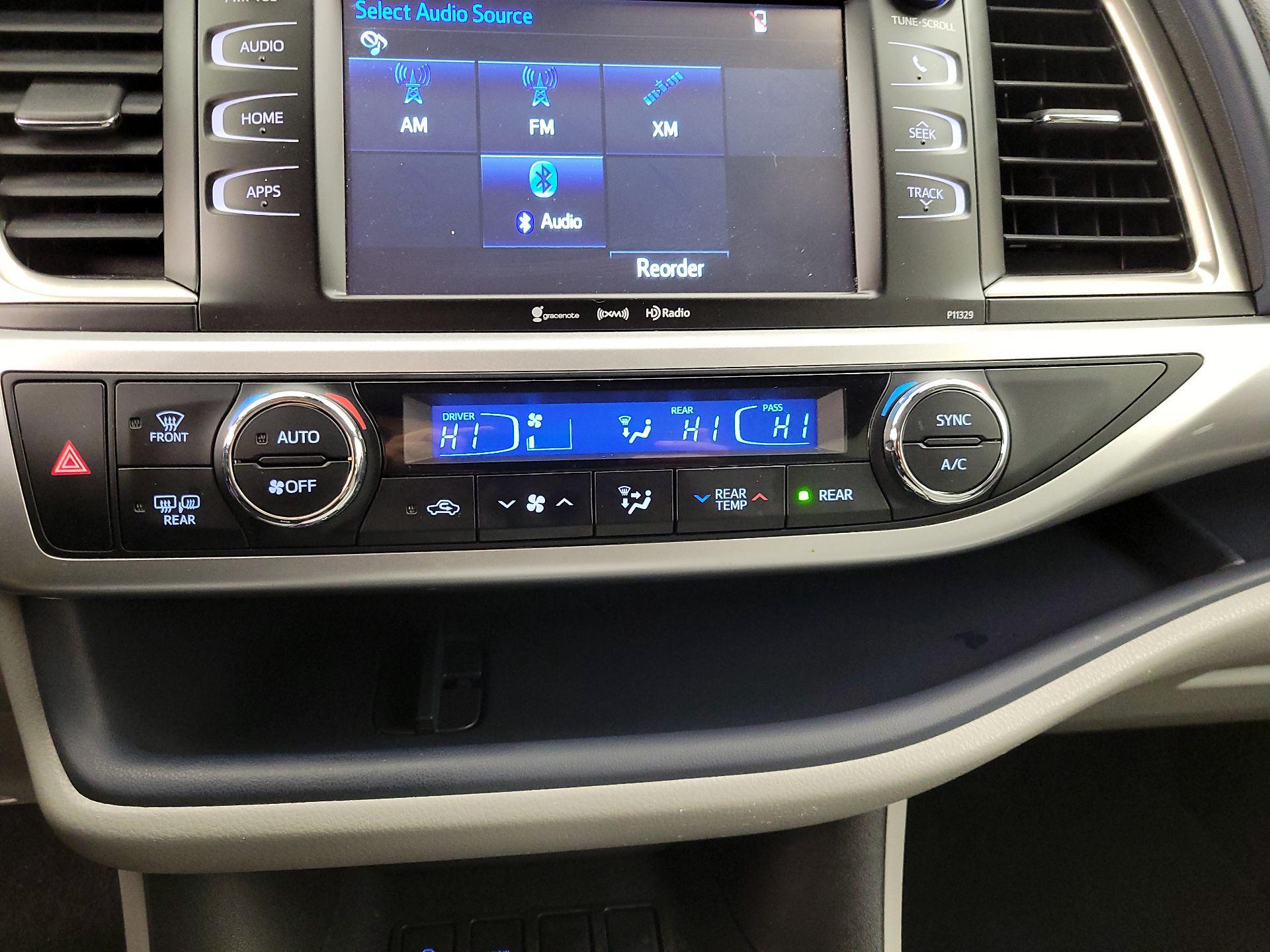 Thumbnail: 2018 Toyota Highlander - 16