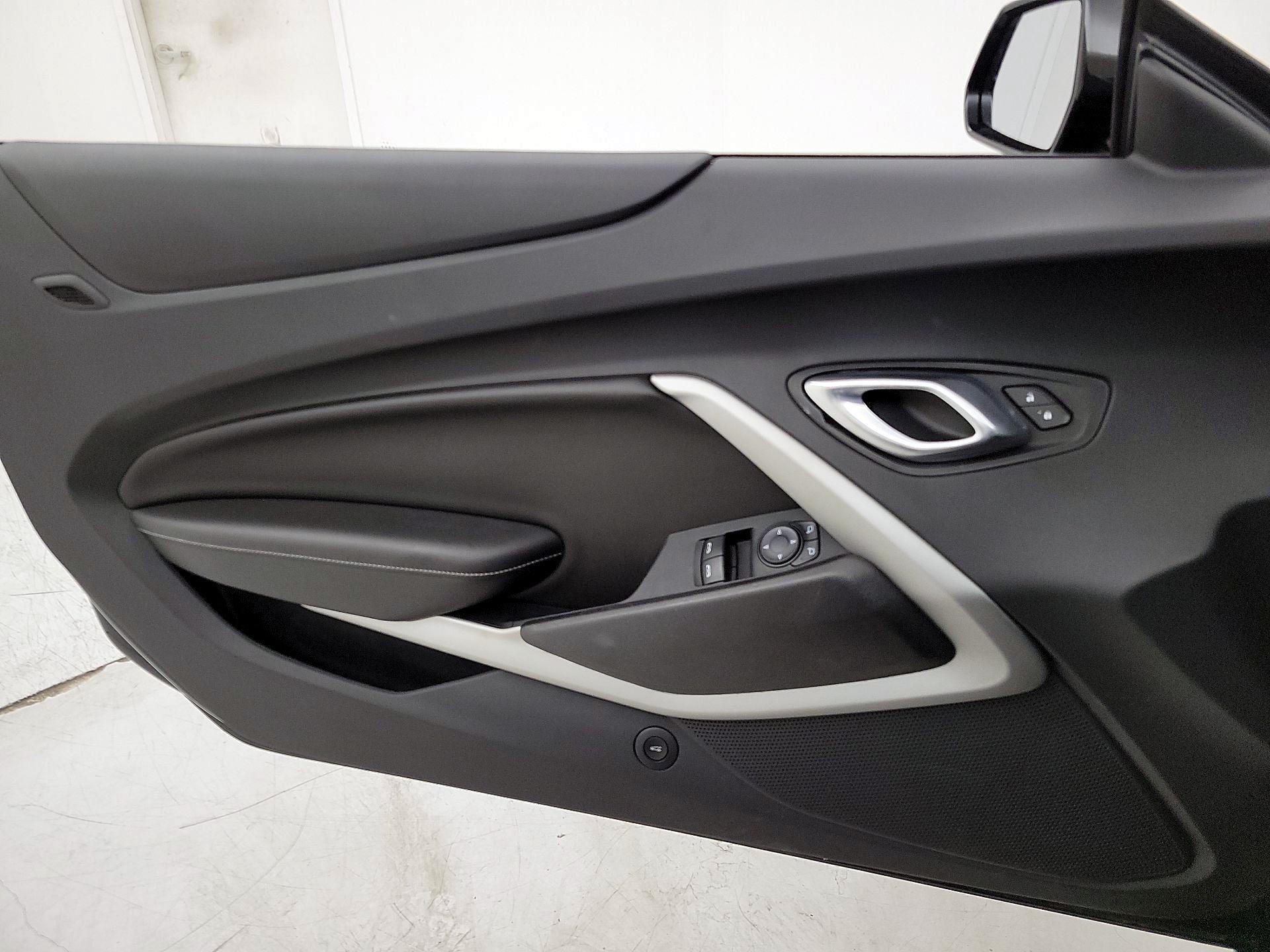 Thumbnail: 2017 Chevrolet Camaro - 12