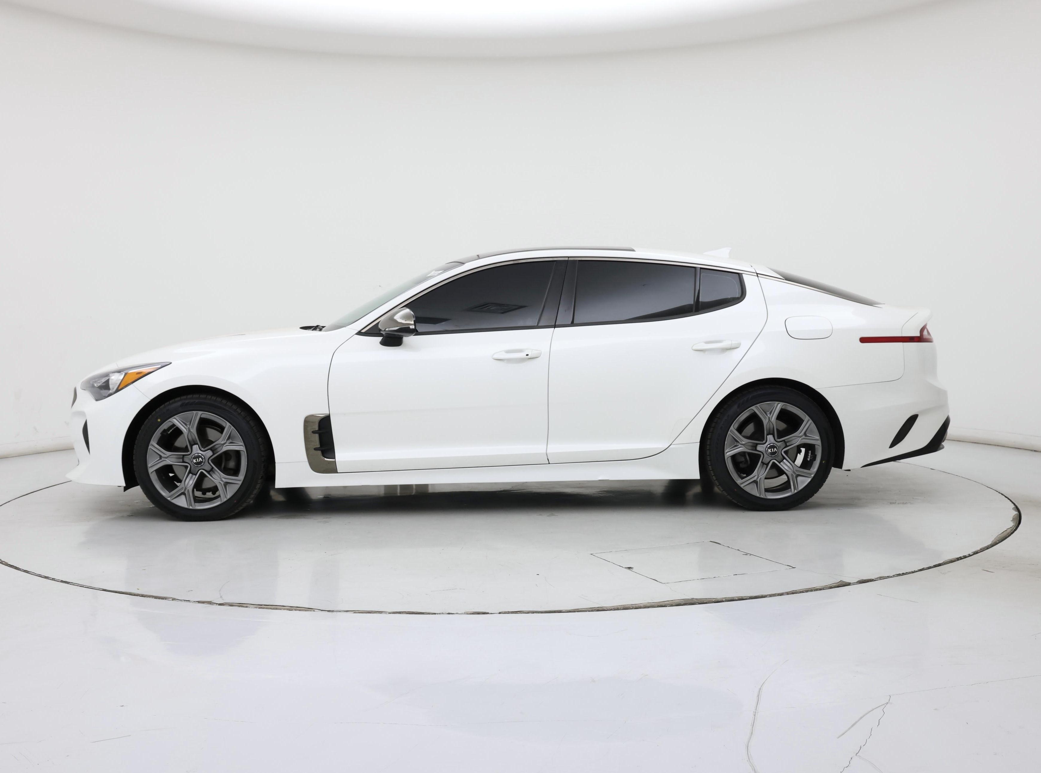 Thumbnail: 2021 Kia Stinger - 3