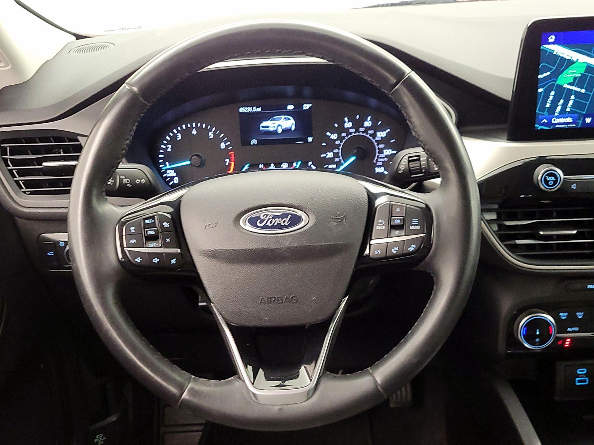 Thumbnail: 2022 Ford Escape - 10