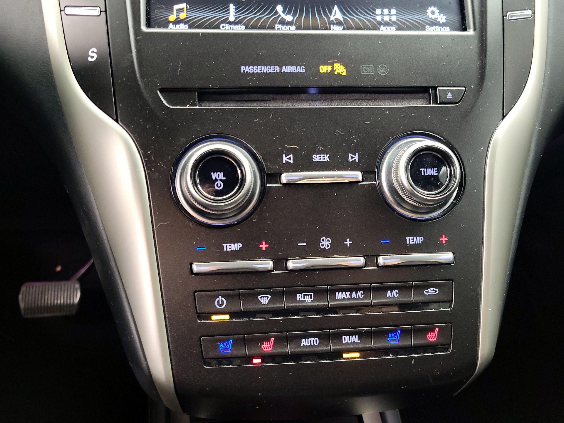 Thumbnail: 2018 Lincoln MKC - 17