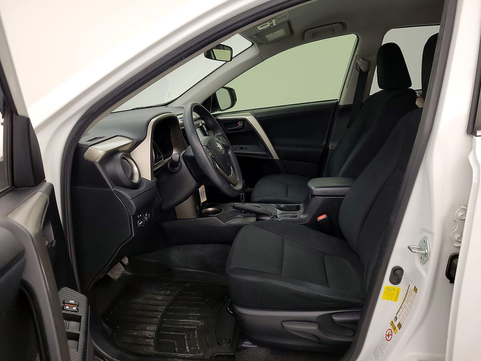 Thumbnail: 2015 Toyota RAV4 - 11