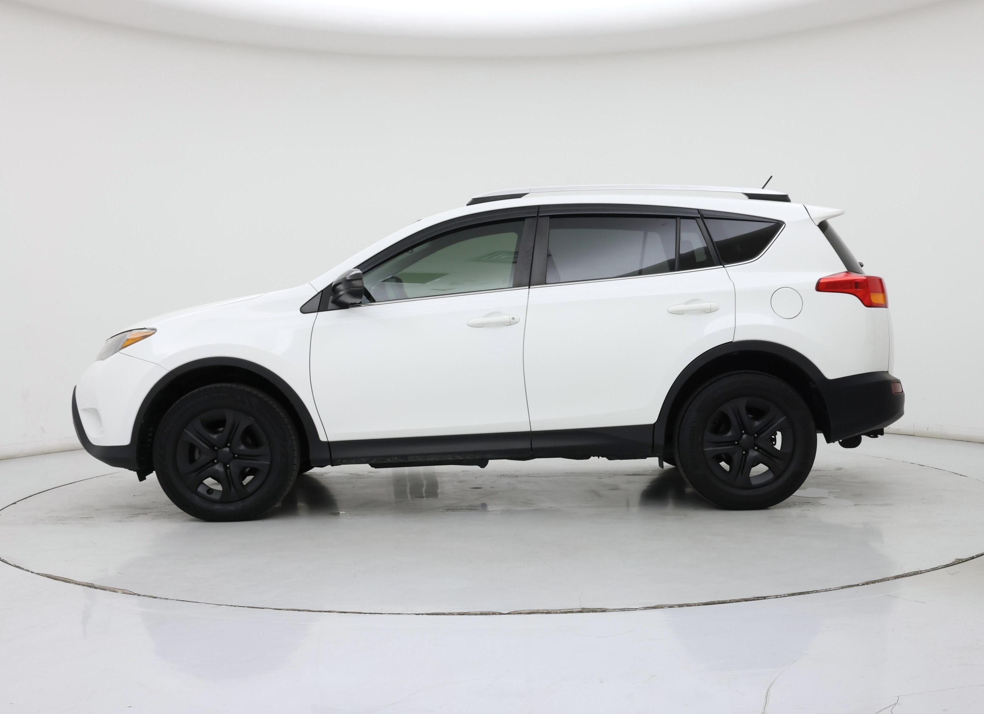 Thumbnail: 2015 Toyota RAV4 - 3