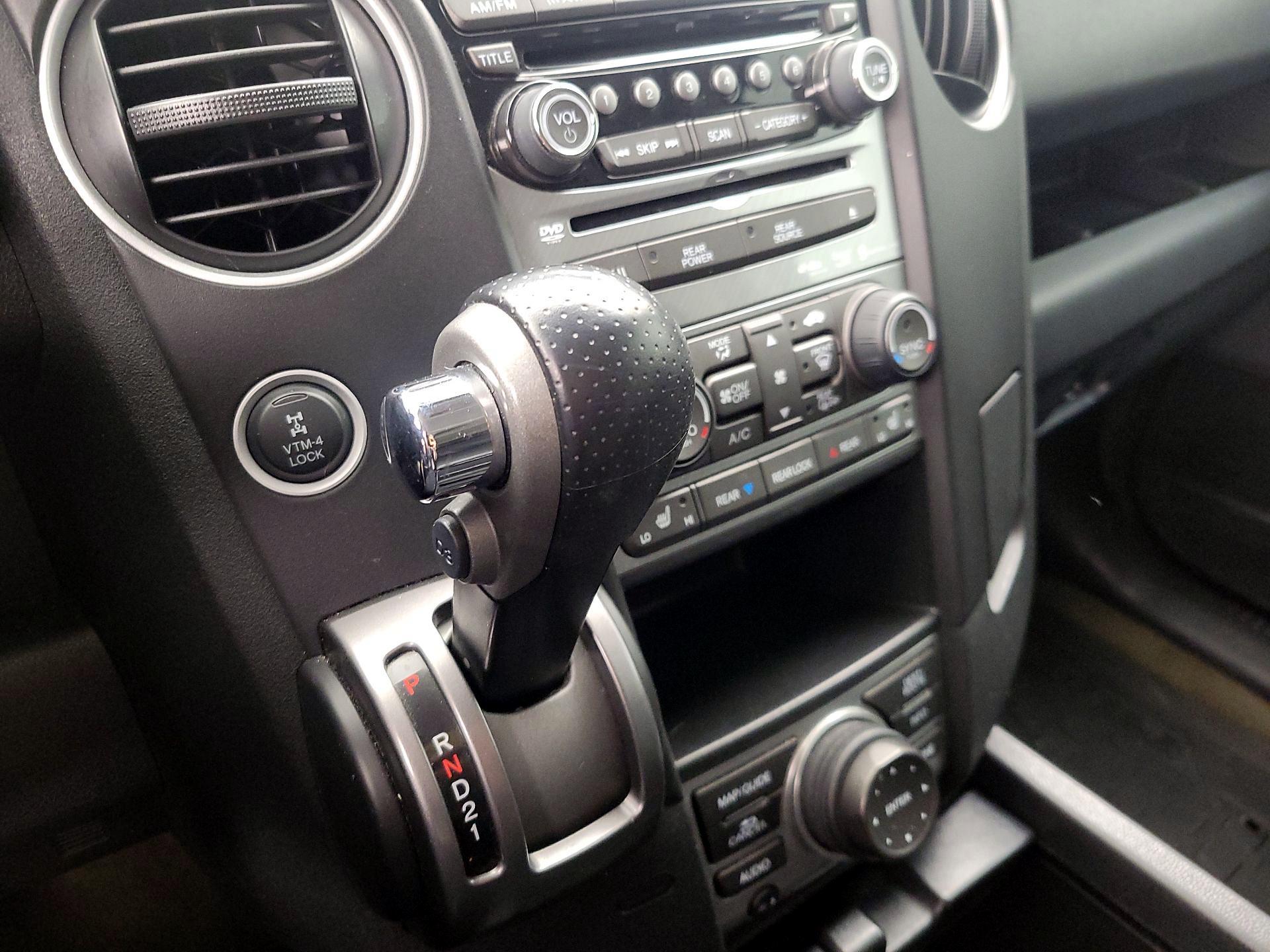 Thumbnail: 2015 Honda Pilot - 17