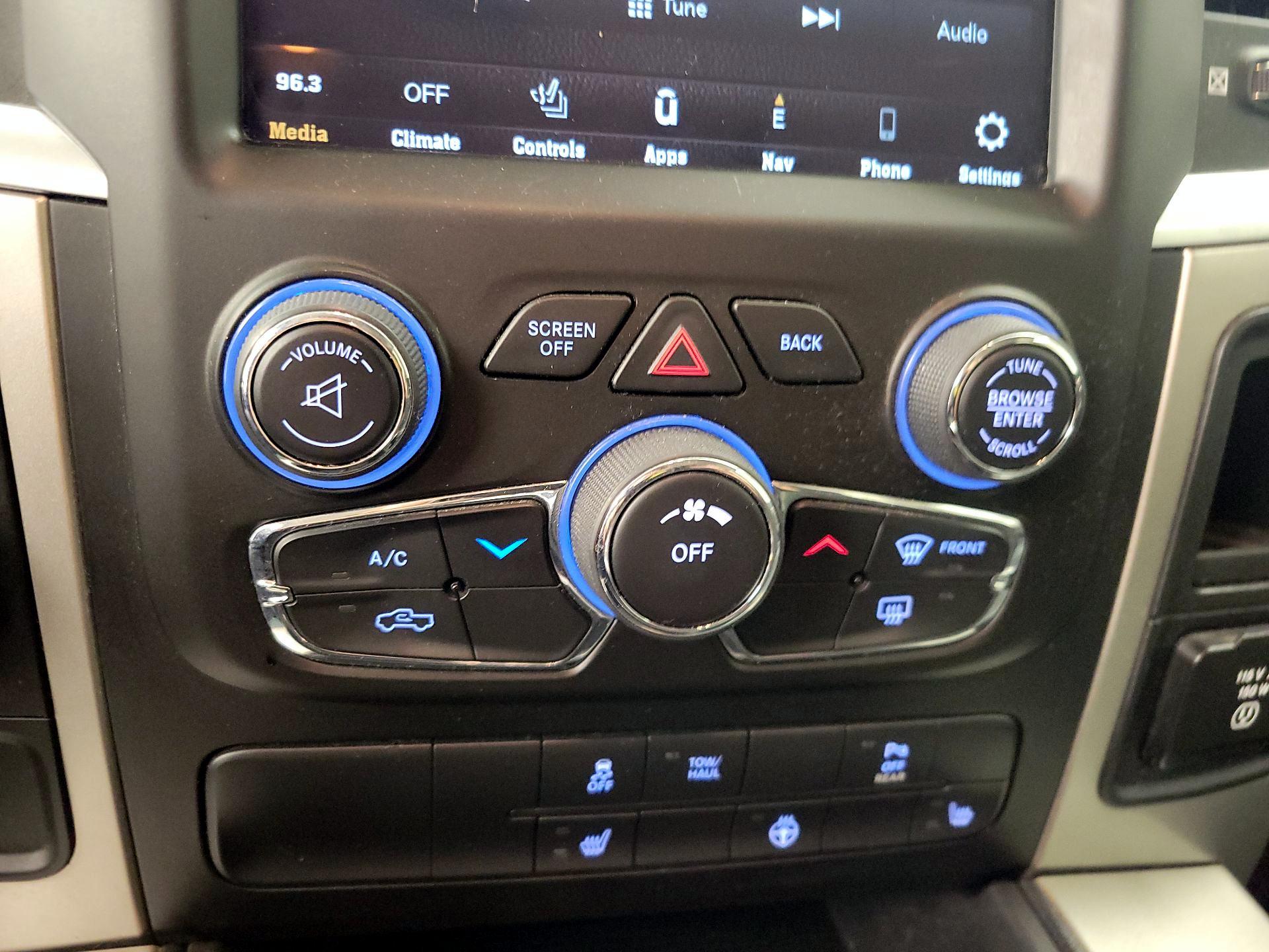 Thumbnail: 2020 RAM 1500 Classic - 17