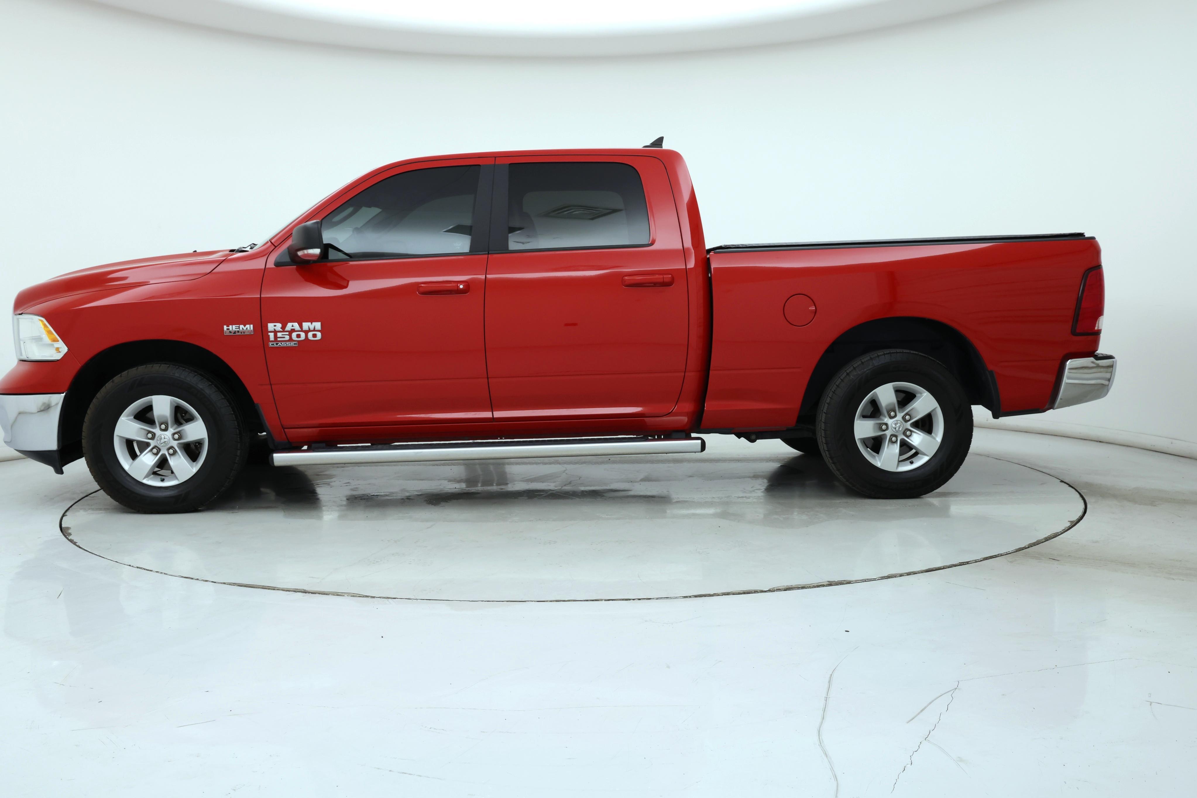 Thumbnail: 2020 RAM 1500 Classic - 3