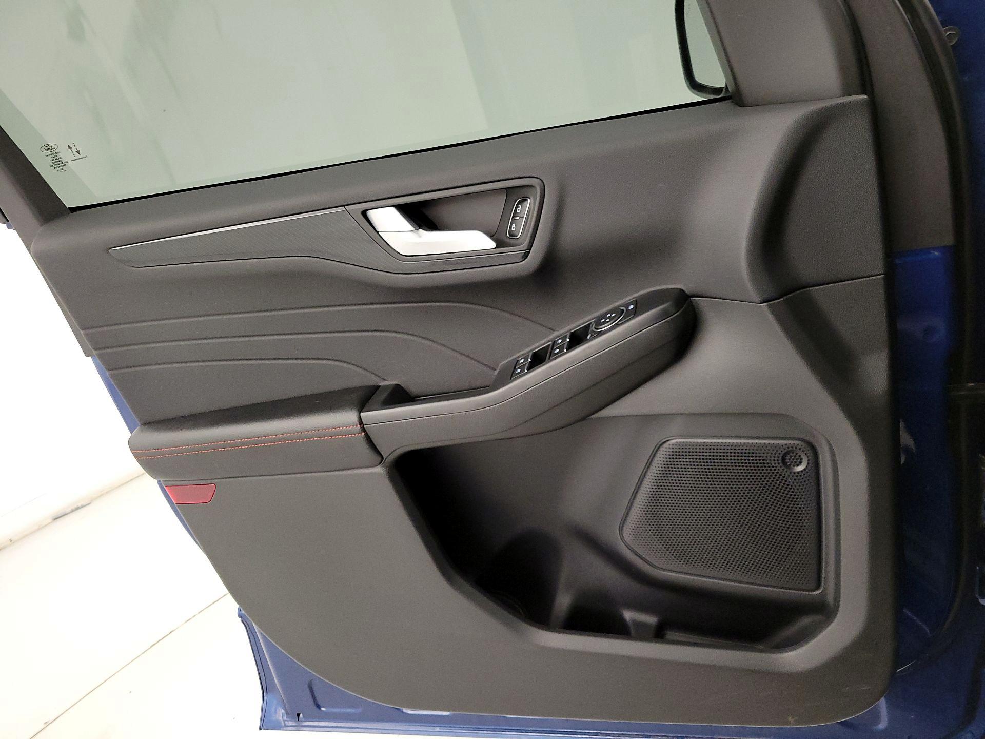 Thumbnail: 2023 Ford Escape - 12