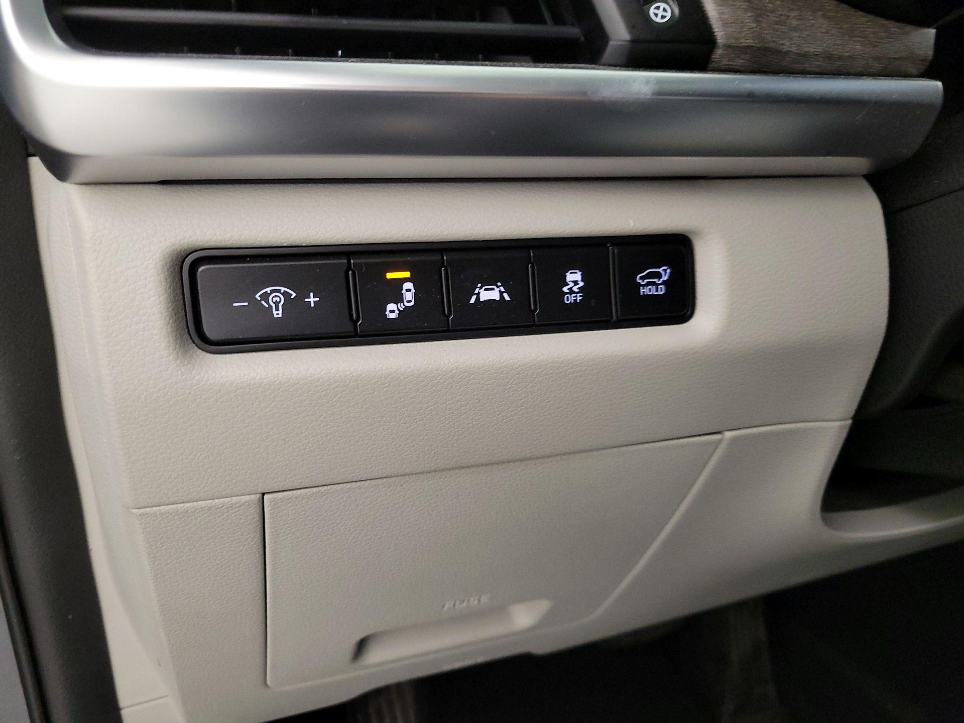 Thumbnail: 2020 Kia Telluride - 13