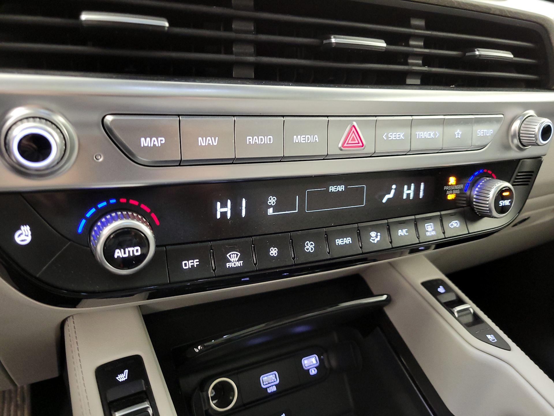 Thumbnail: 2020 Kia Telluride - 17