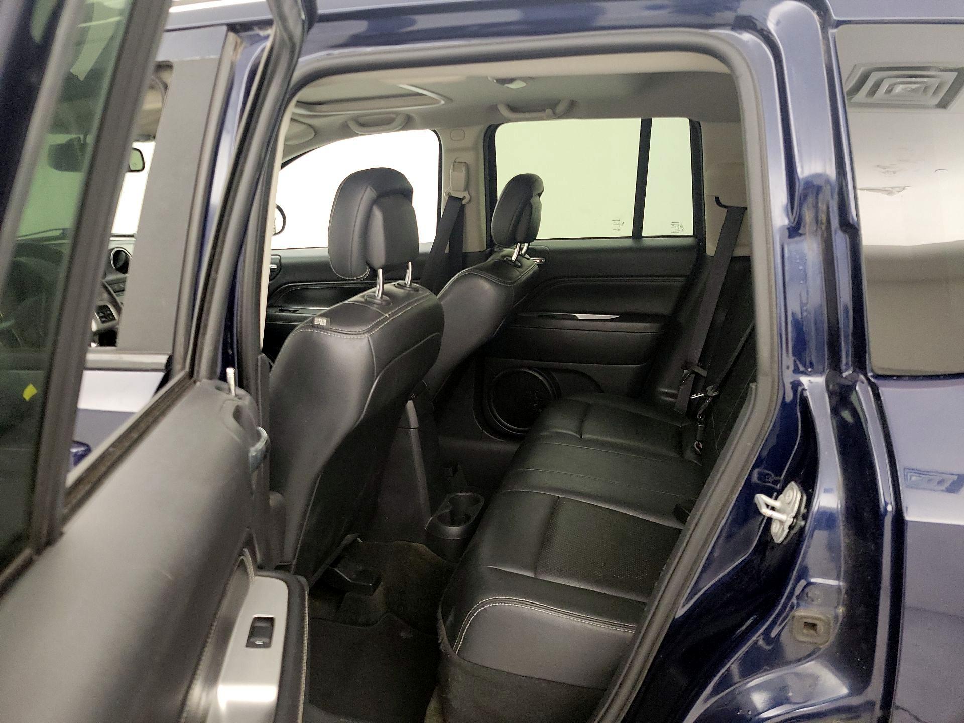 Thumbnail: 2016 Jeep Compass - 17