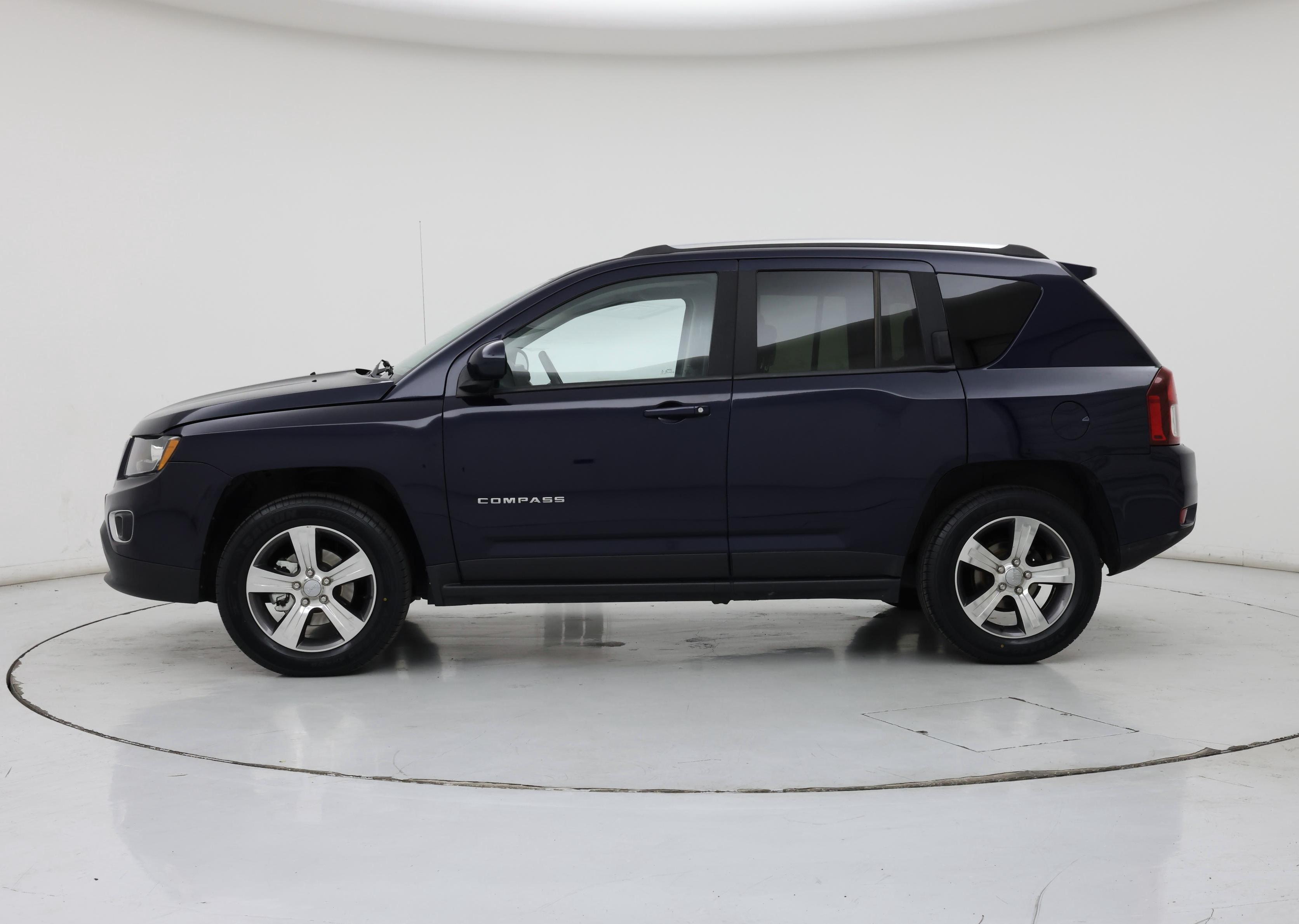 Thumbnail: 2016 Jeep Compass - 3