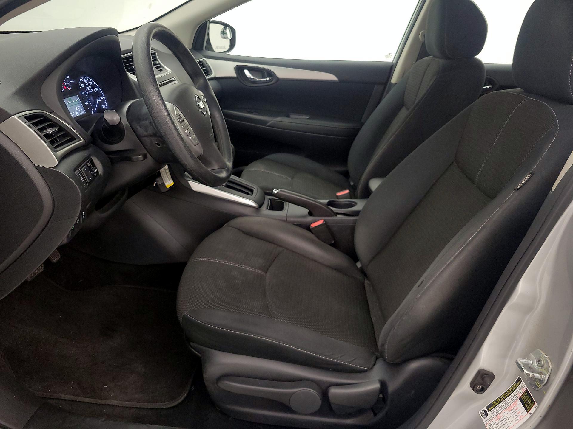 Thumbnail: 2016 Nissan Sentra - 11