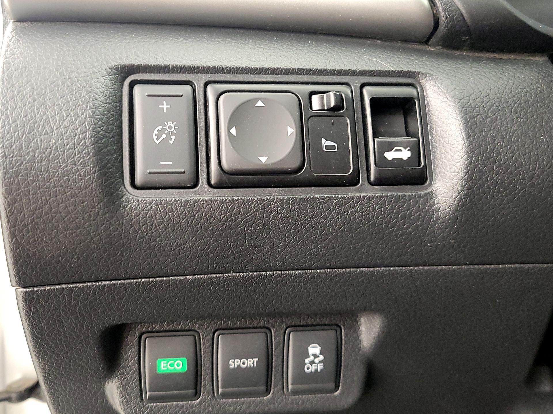 Thumbnail: 2016 Nissan Sentra - 13