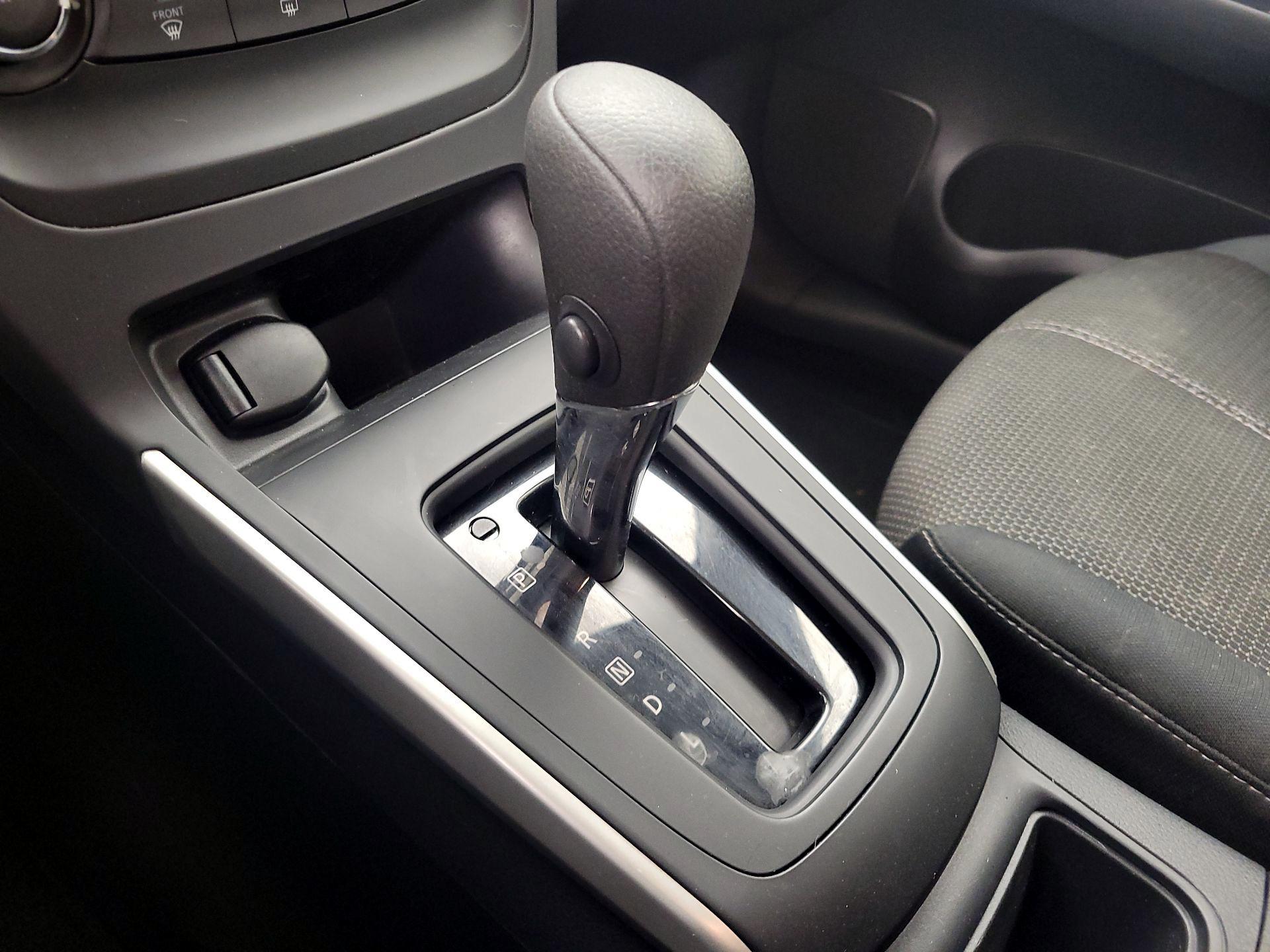 Thumbnail: 2016 Nissan Sentra - 16