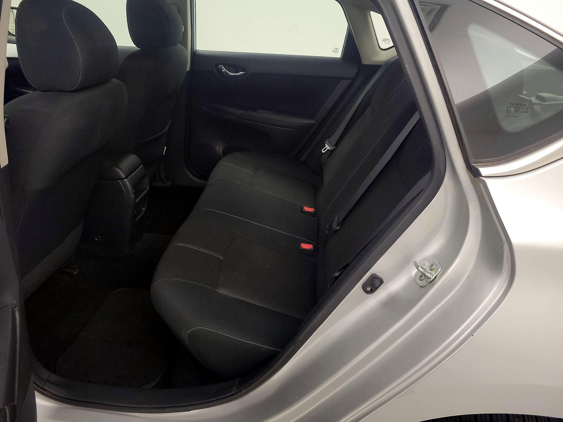 Thumbnail: 2016 Nissan Sentra - 18