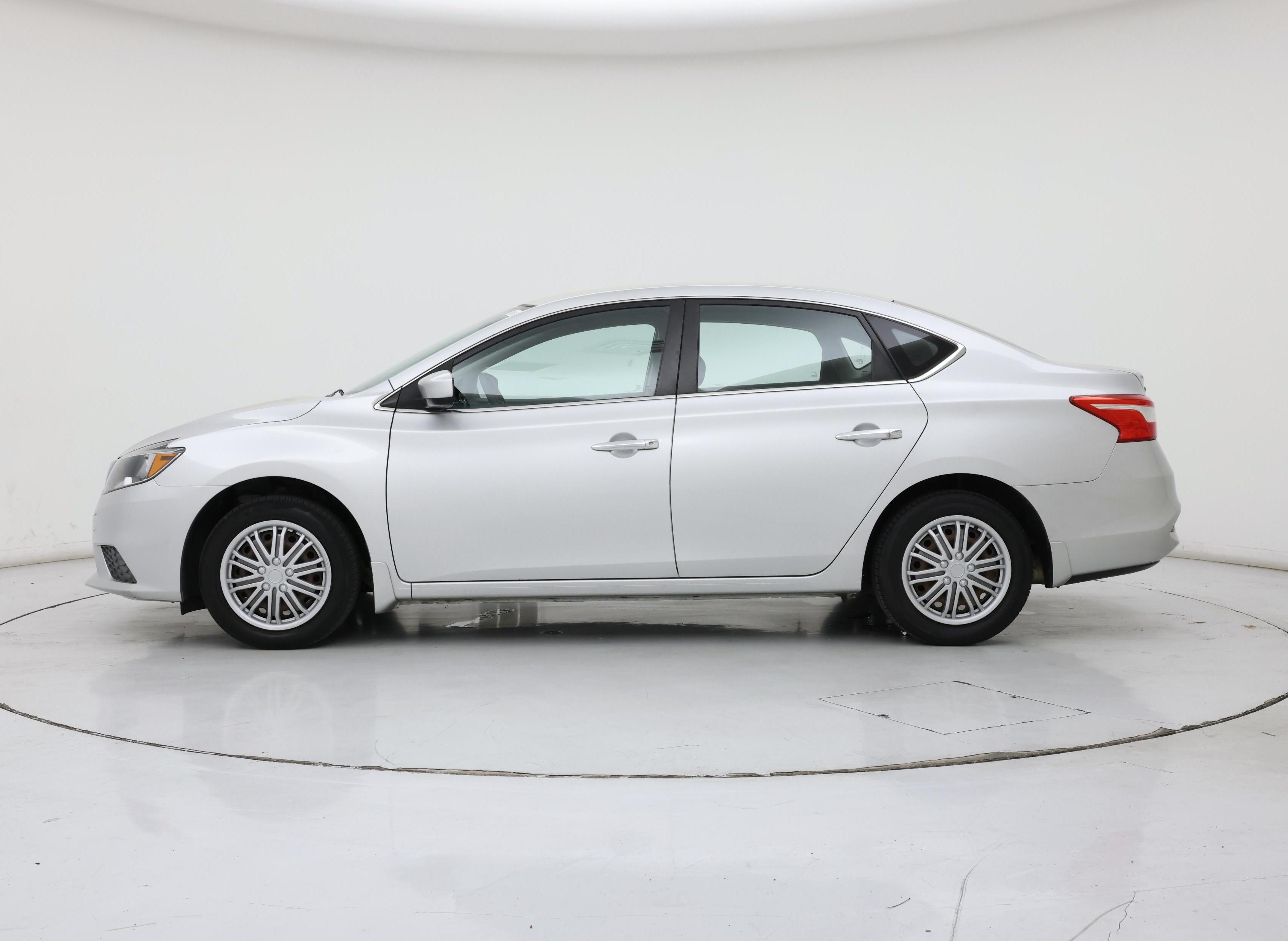 Thumbnail: 2016 Nissan Sentra - 3