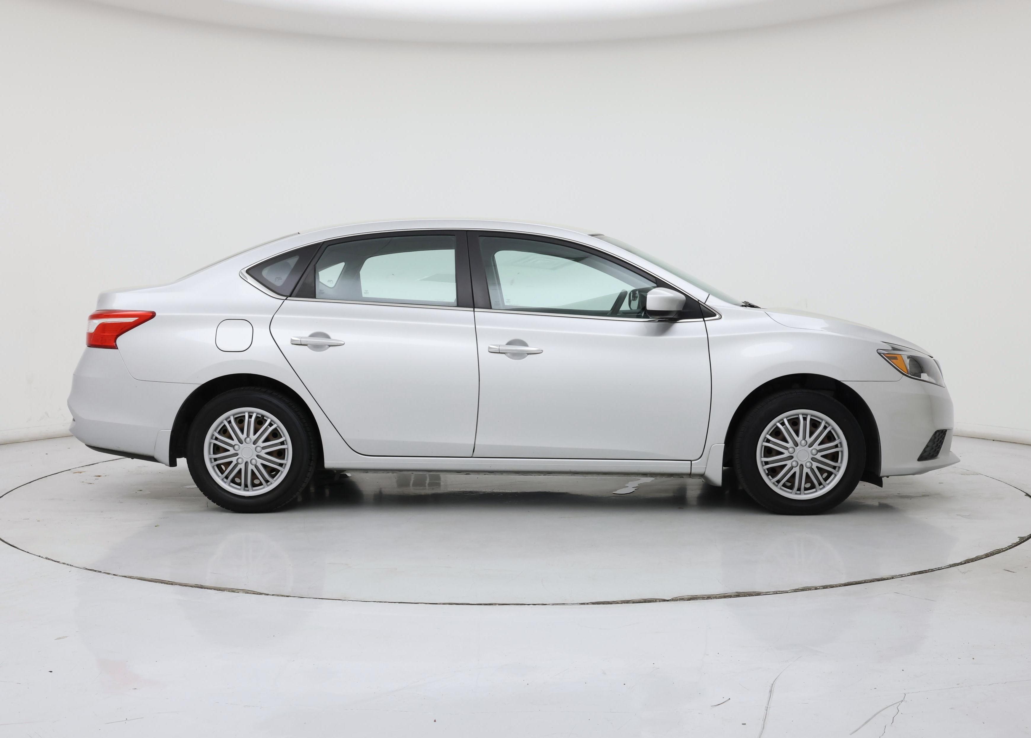 Thumbnail: 2016 Nissan Sentra - 7