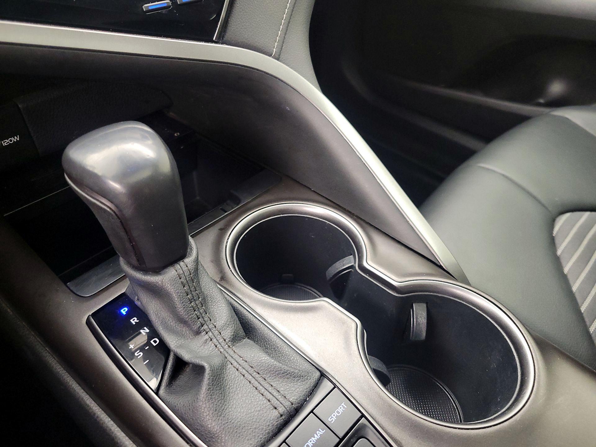 Thumbnail: 2021 Toyota Camry - 17