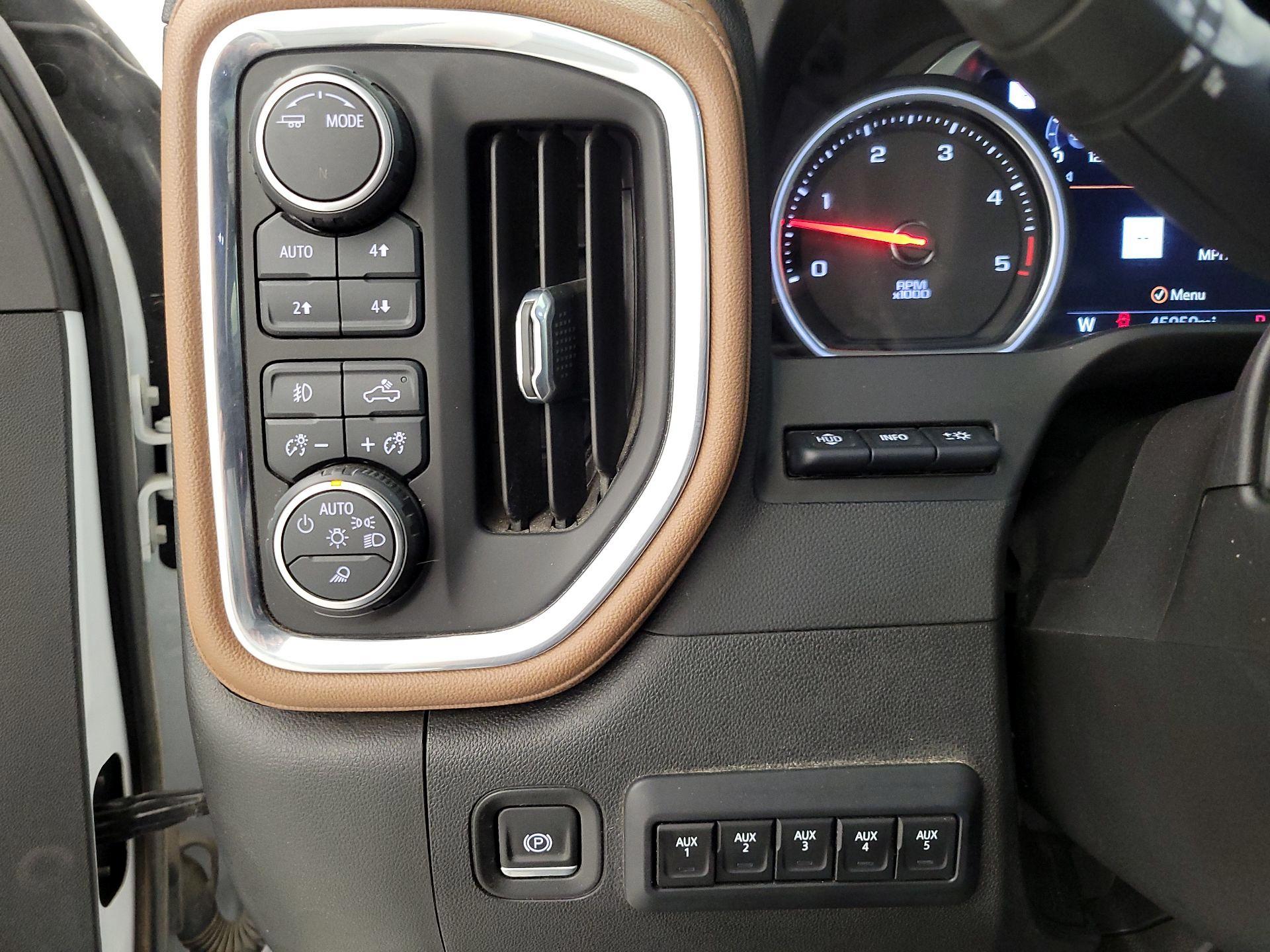 Thumbnail: 2022 Chevrolet Silverado 3500 - 13