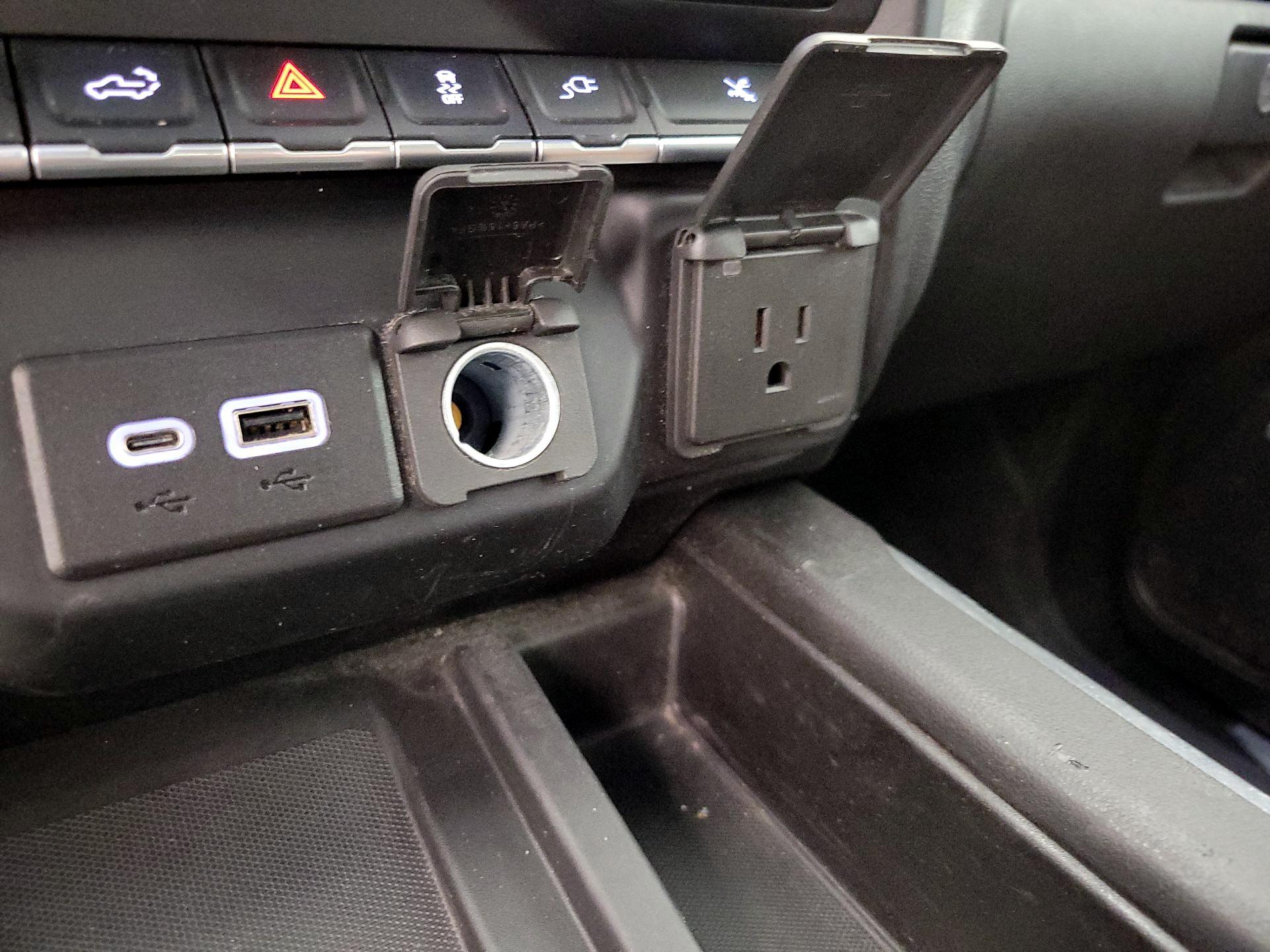 Thumbnail: 2022 Chevrolet Silverado 3500 - 19