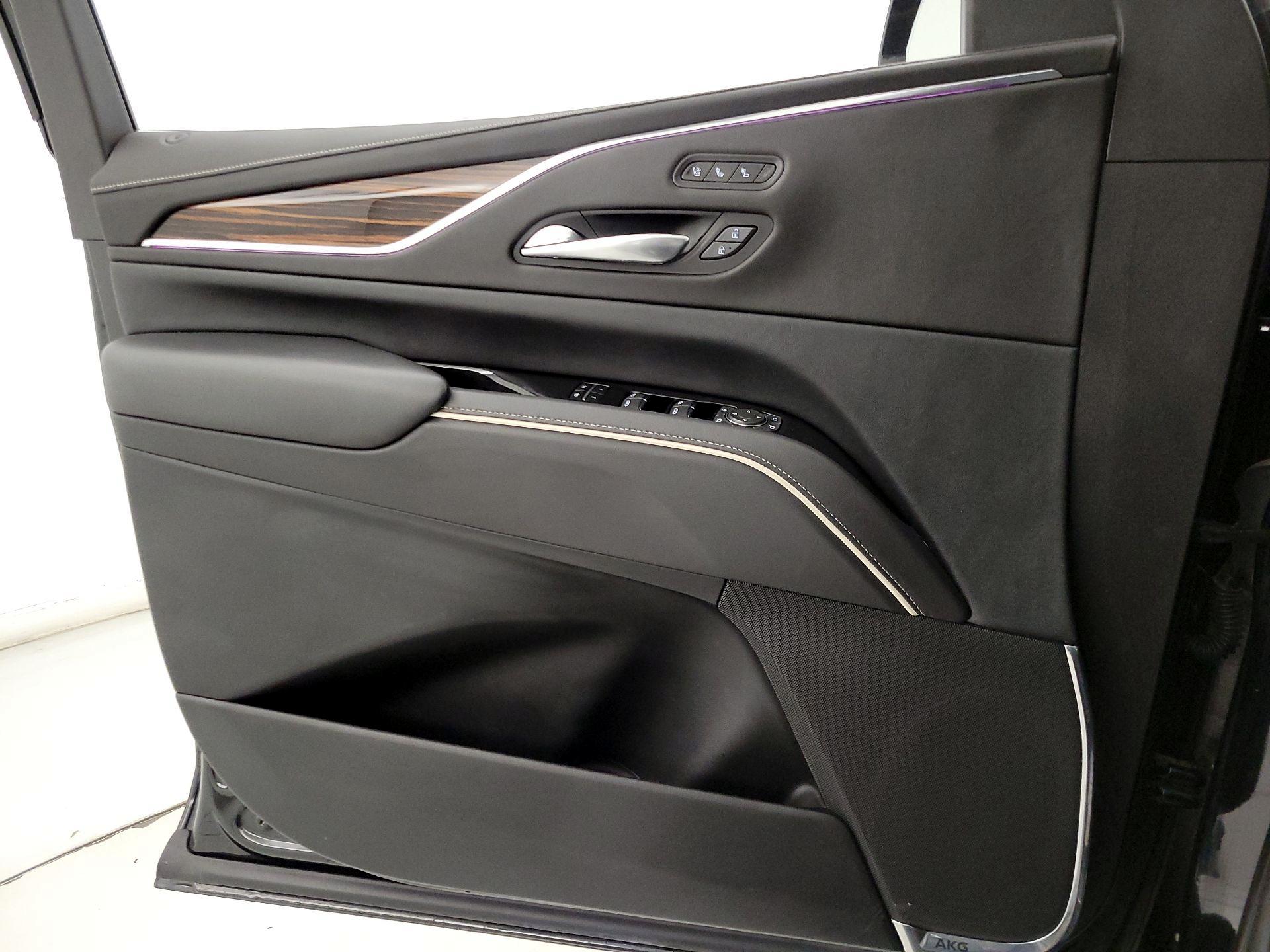 Thumbnail: 2022 Cadillac Escalade - 12