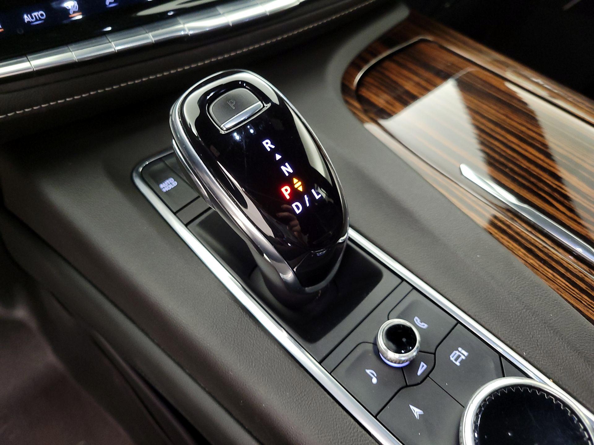 Thumbnail: 2022 Cadillac Escalade - 18