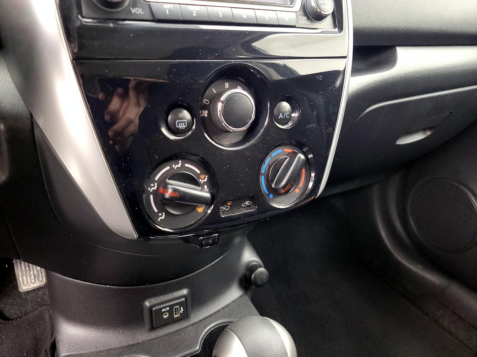 Thumbnail: 2018 Nissan Versa Note - 16