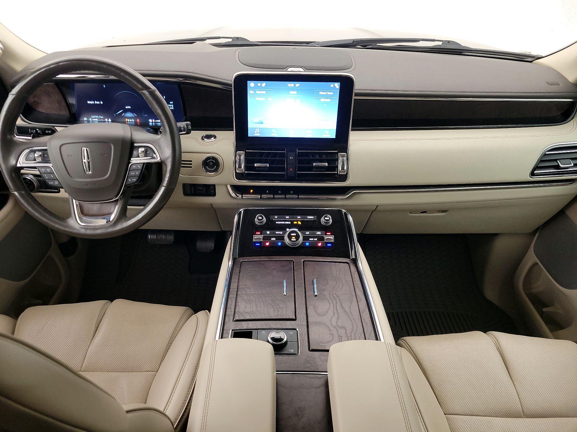 Thumbnail: 2019 Lincoln Navigator L - 9