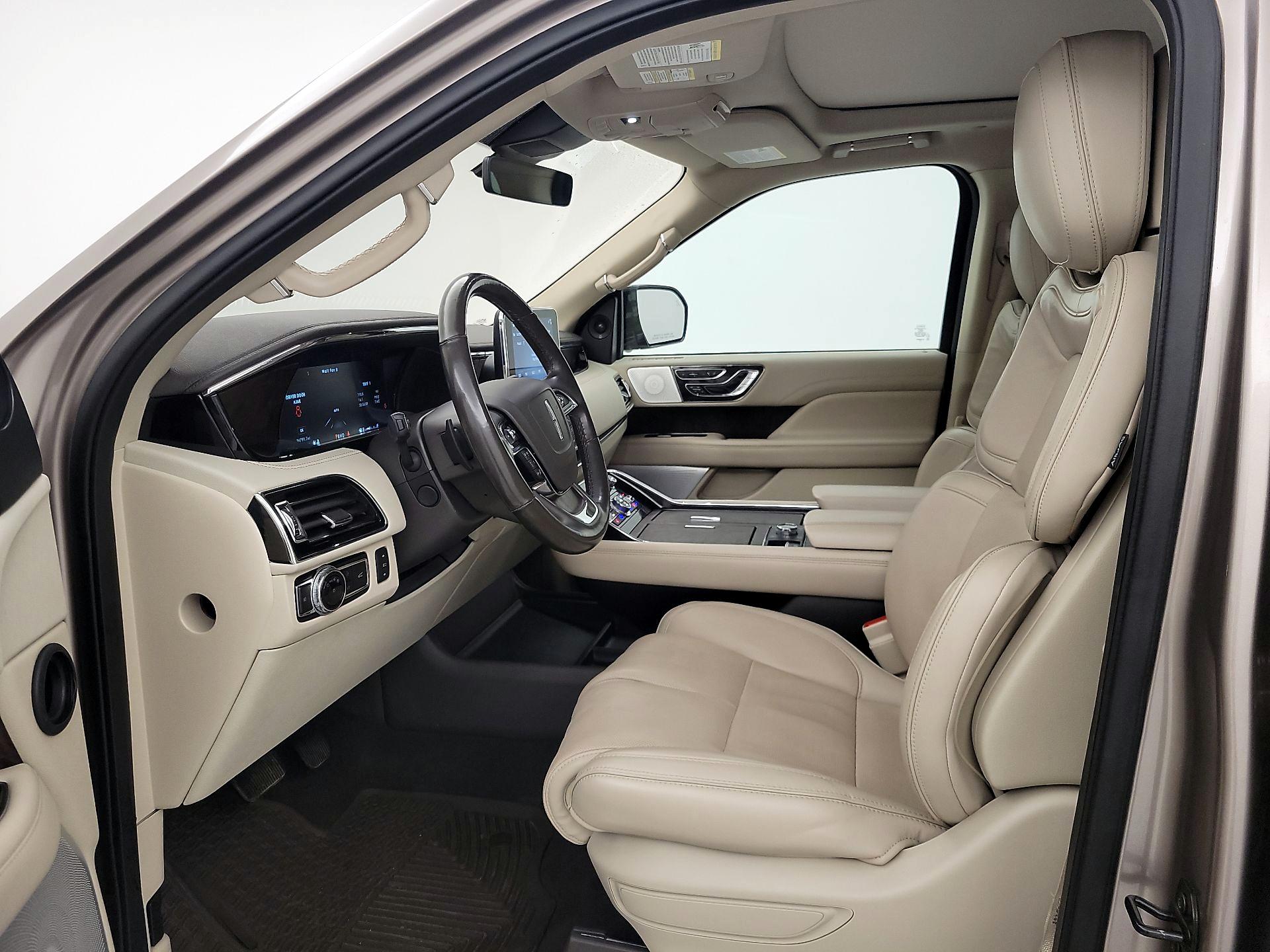 Thumbnail: 2019 Lincoln Navigator L - 11