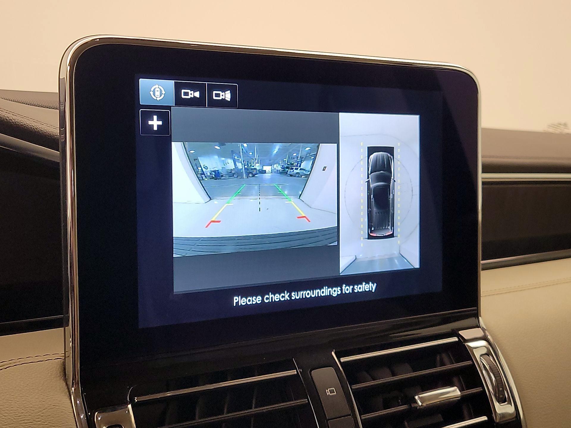 Thumbnail: 2019 Lincoln Navigator L - 15